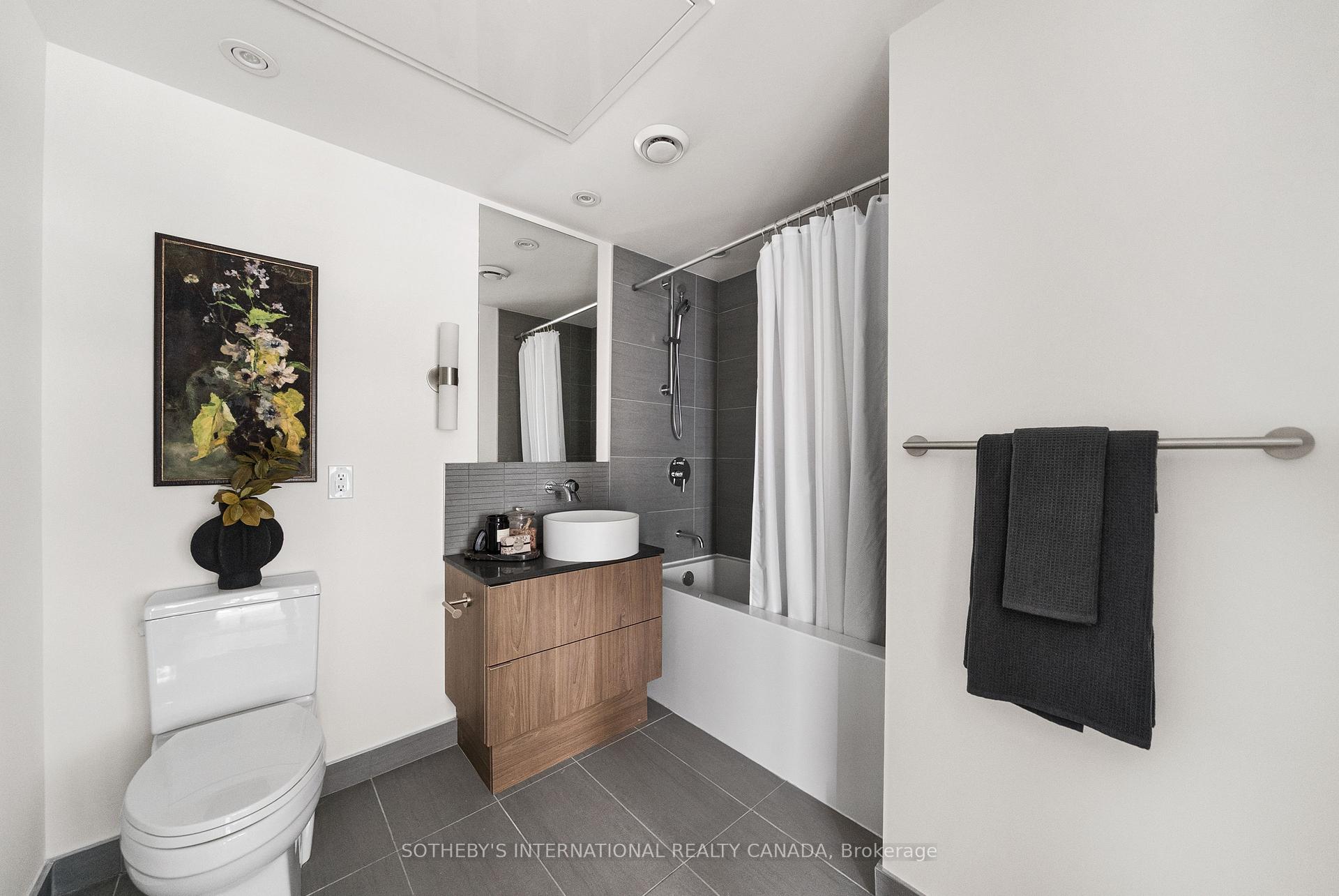 161 Roehampton Avenue