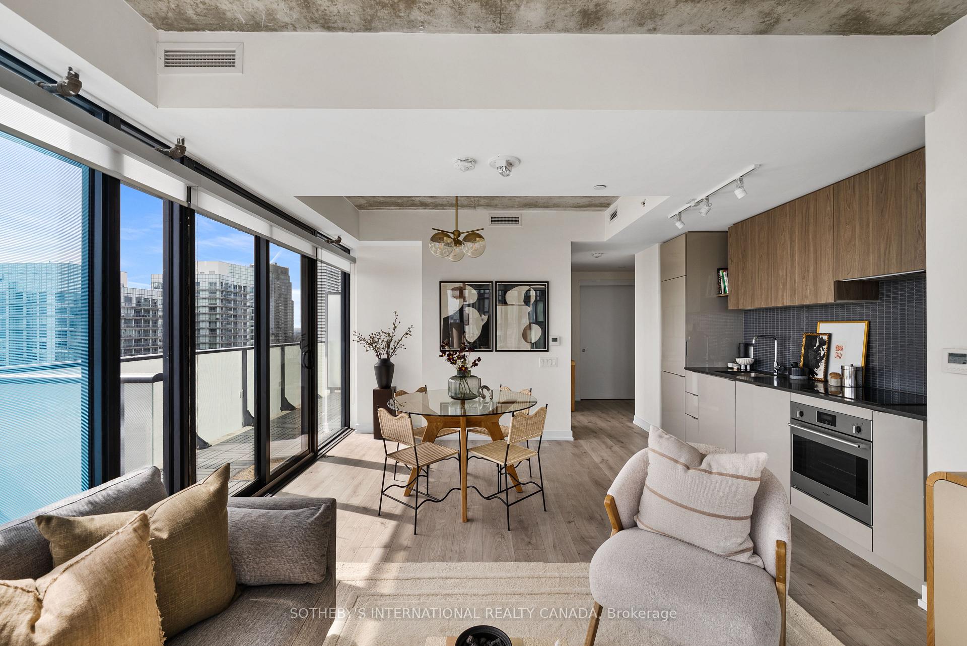 161 Roehampton Avenue