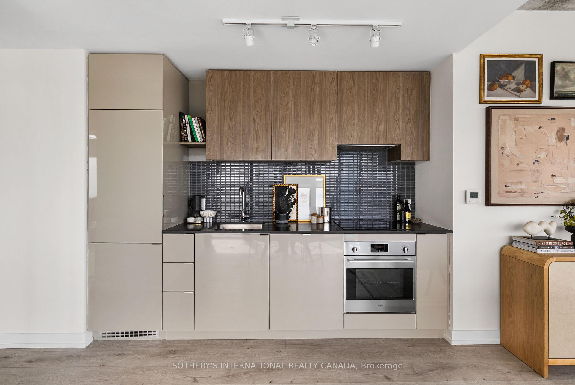 161 Roehampton Avenue