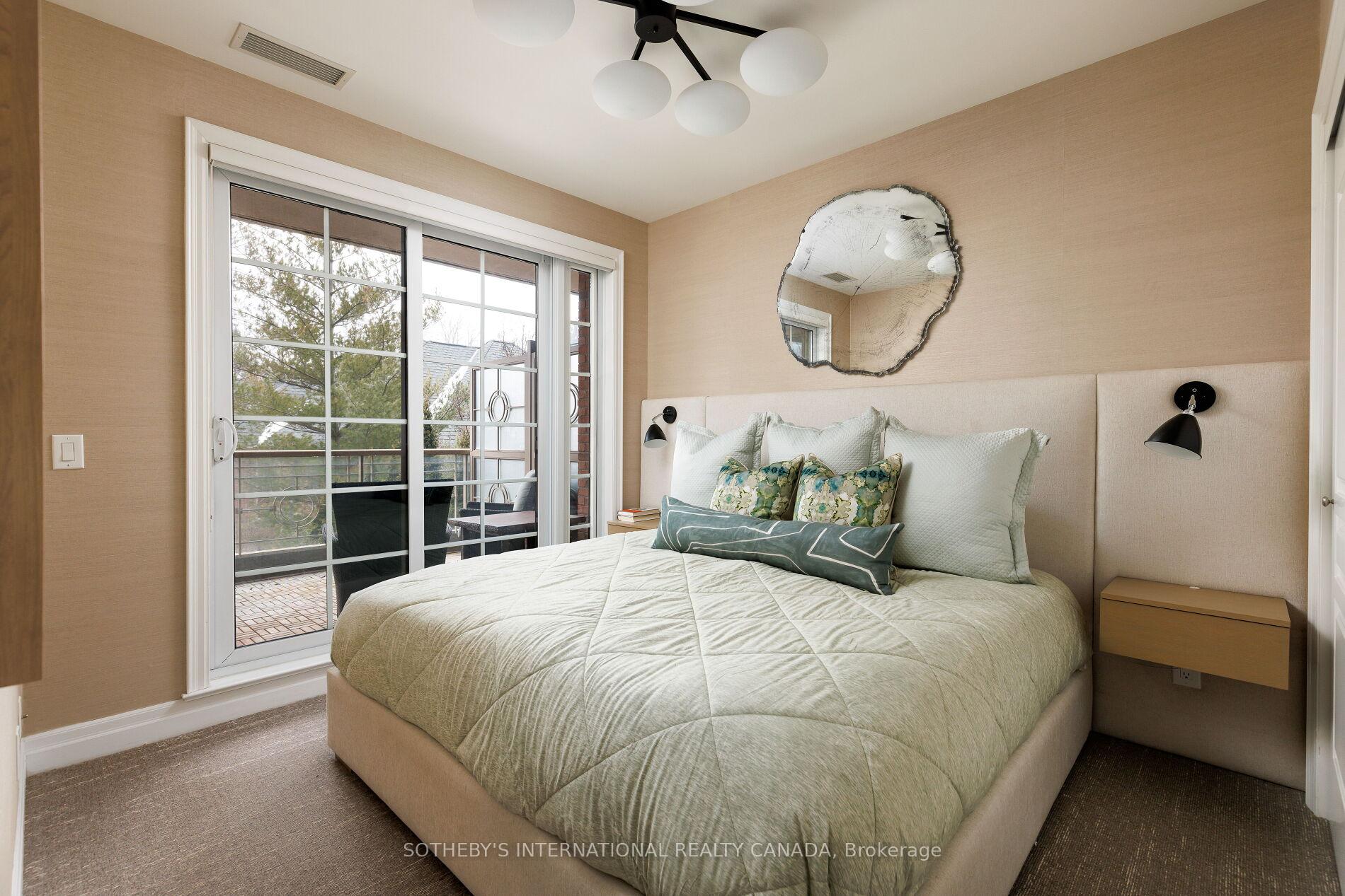 21 Burkebrook Place 225