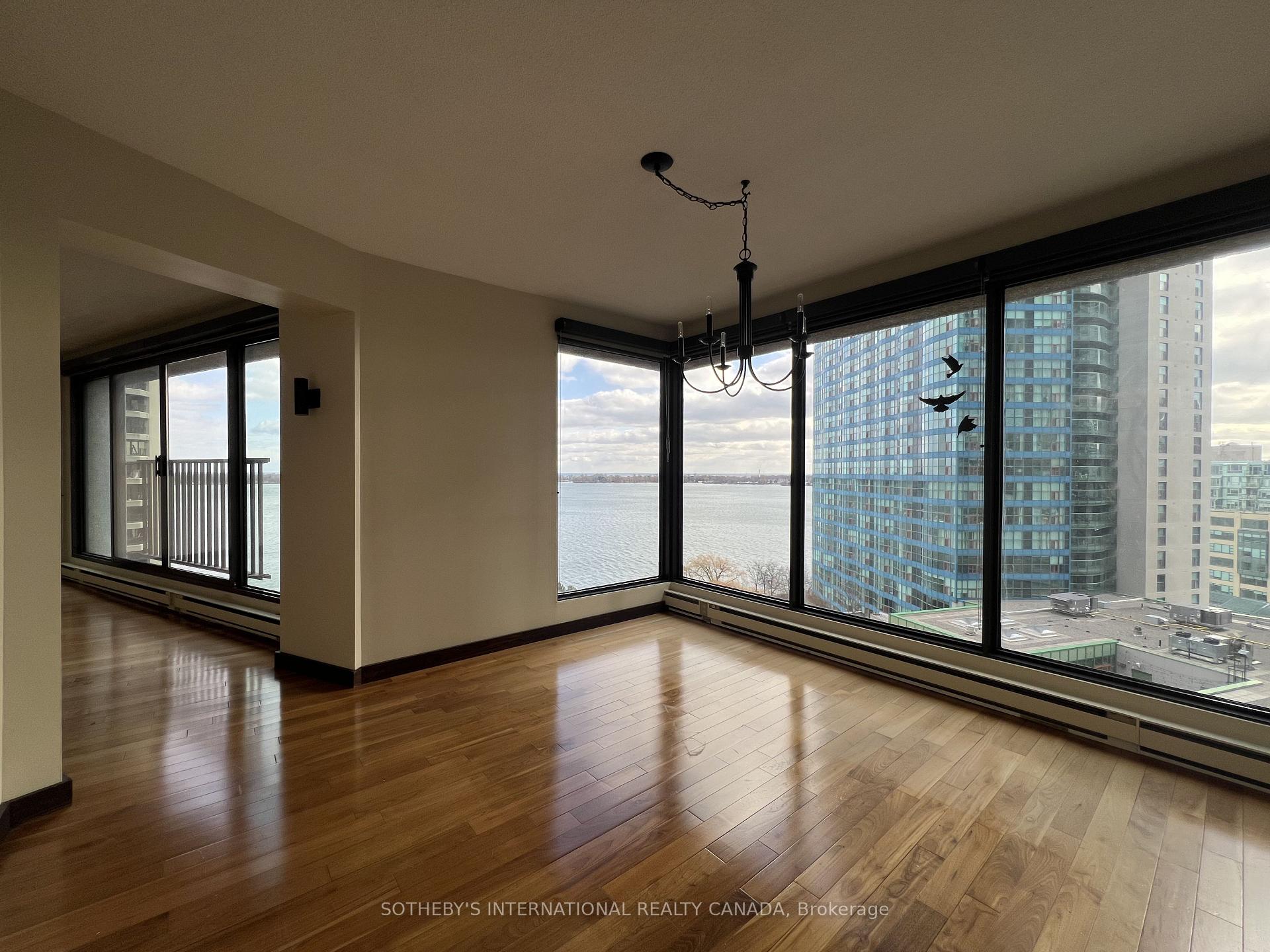 55 Harbour Square 1414