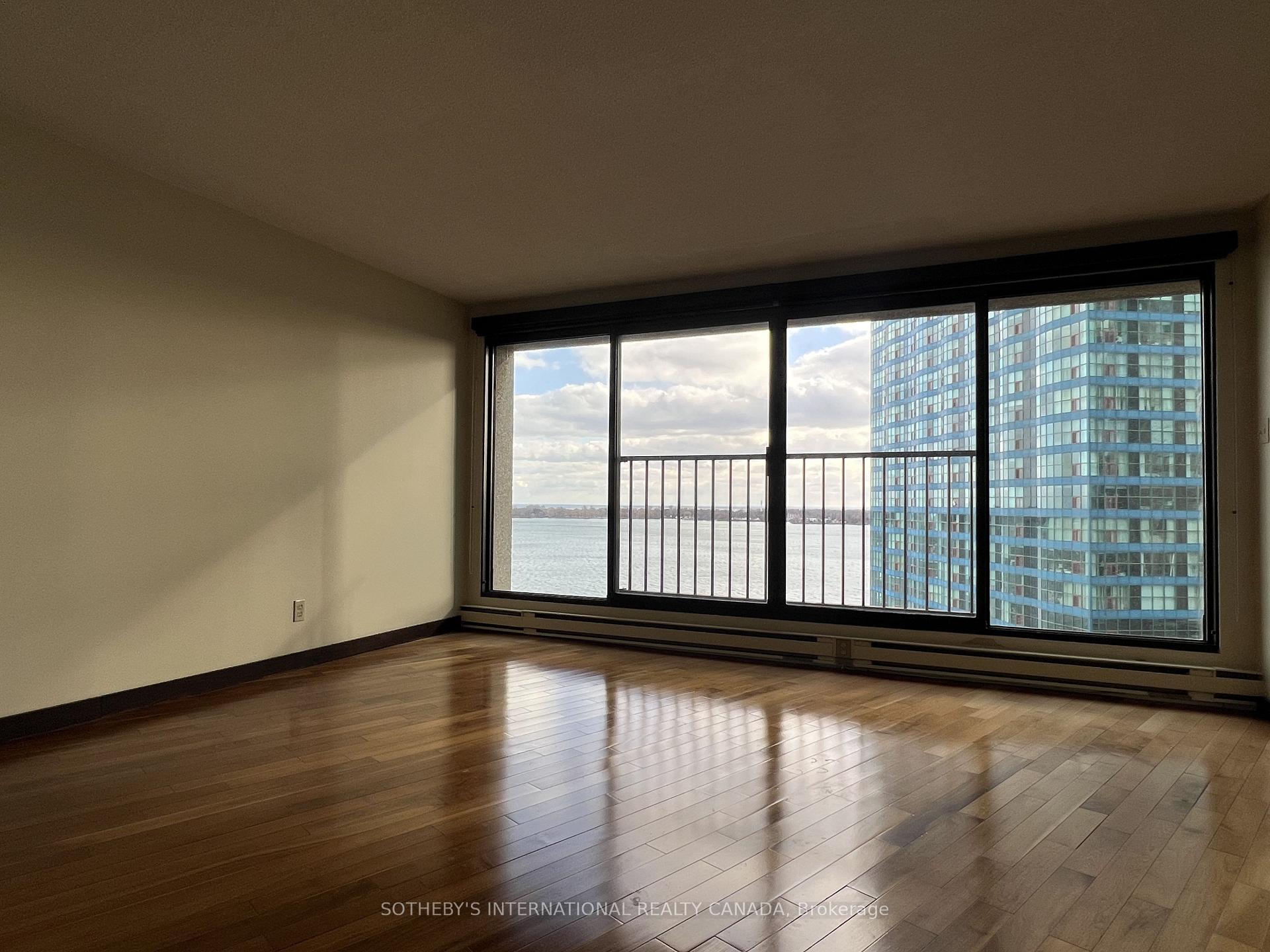 55 Harbour Square 1414