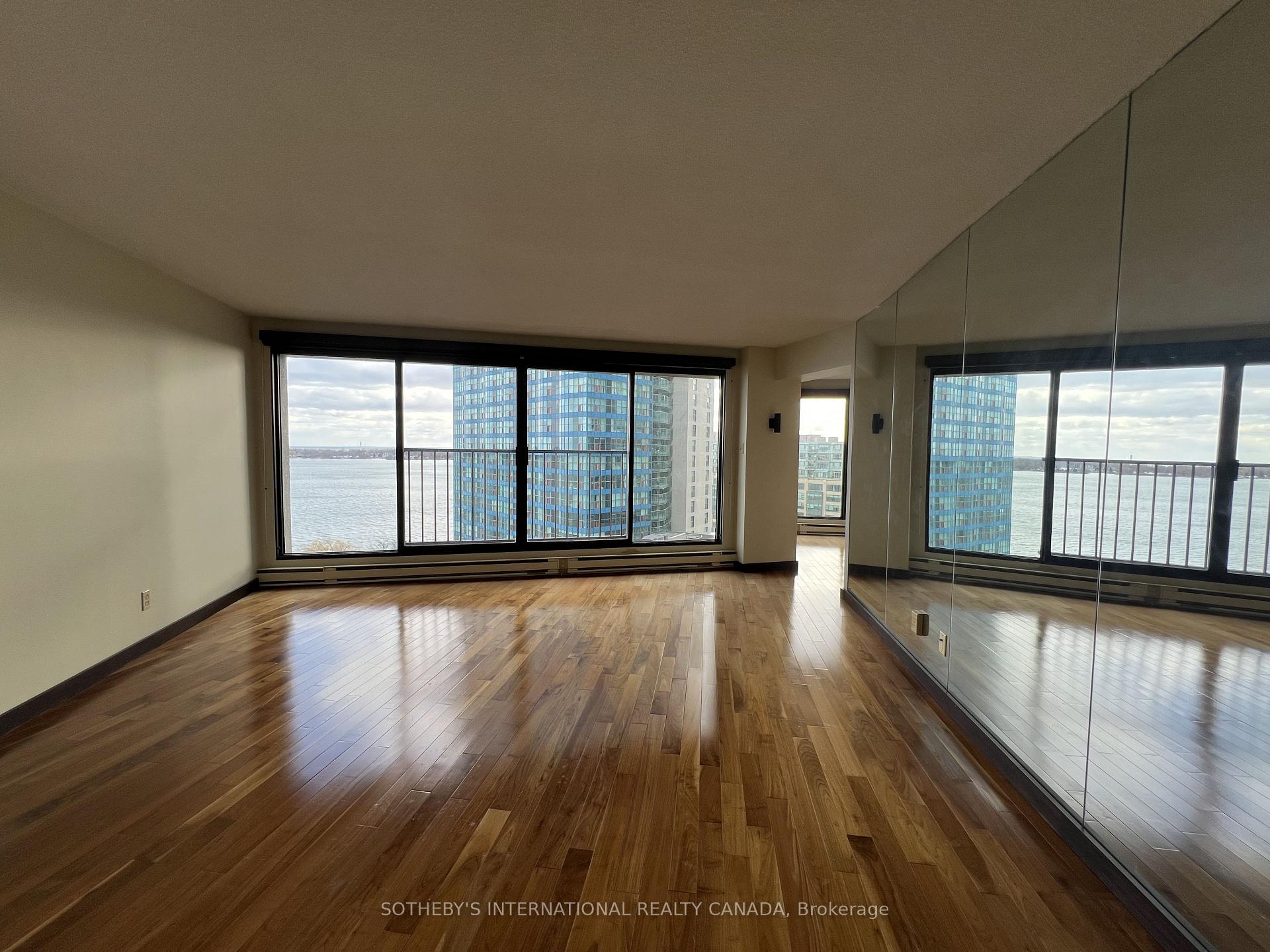 55 Harbour Square 1414