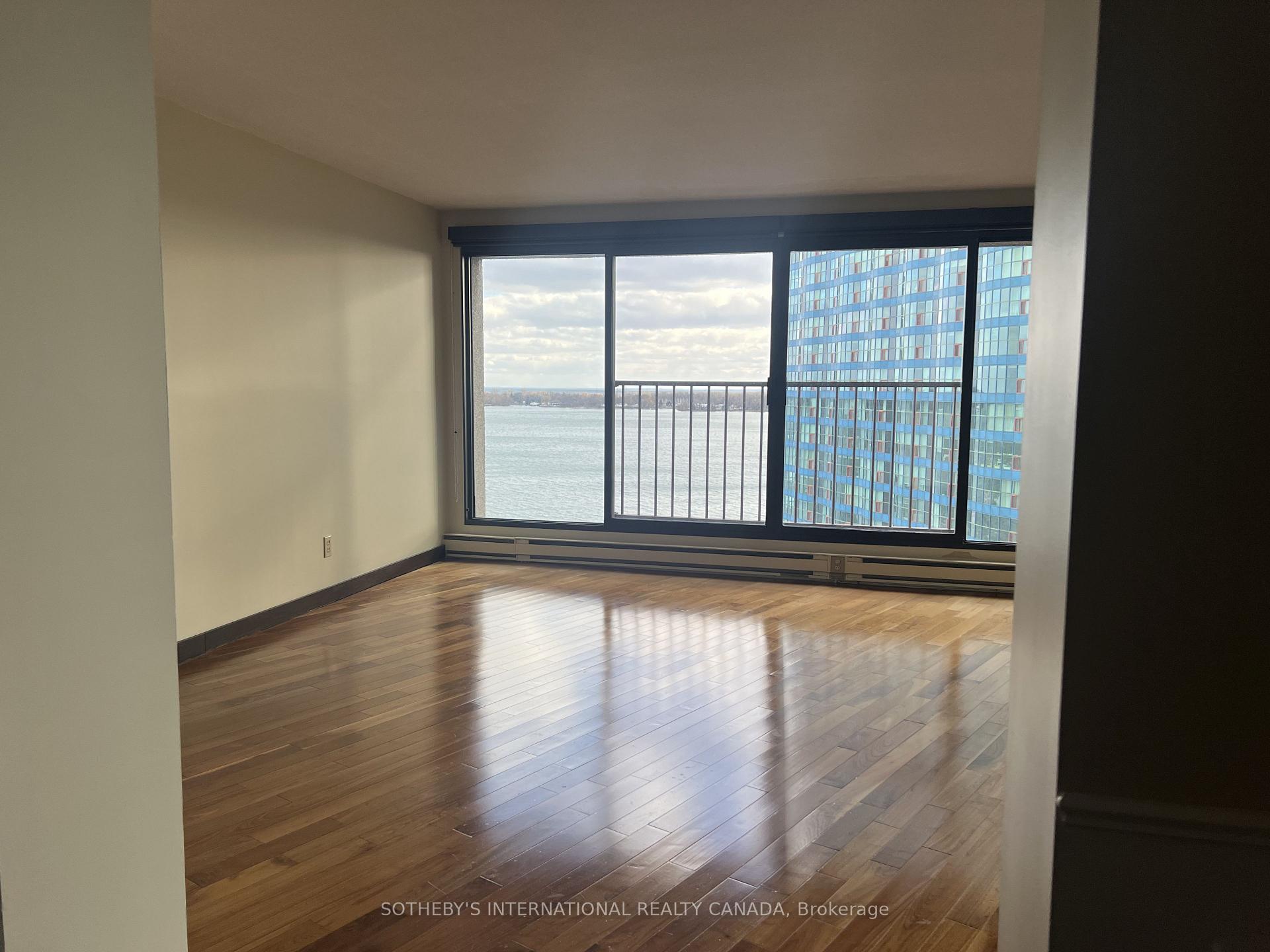 55 Harbour Square 1414