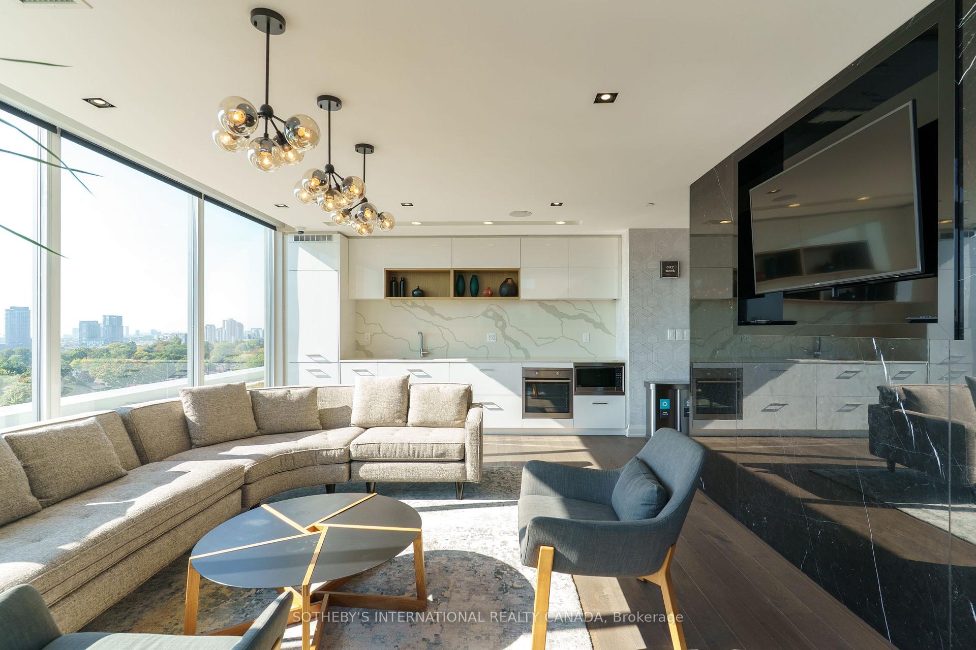 835 St Clair Avenue W 707