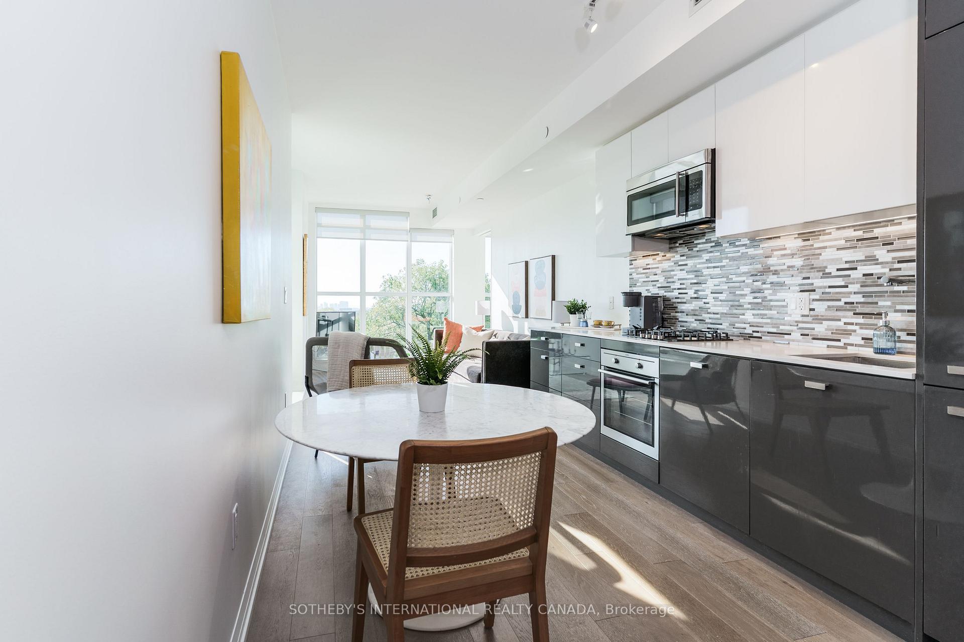 835 St Clair Avenue W 707
