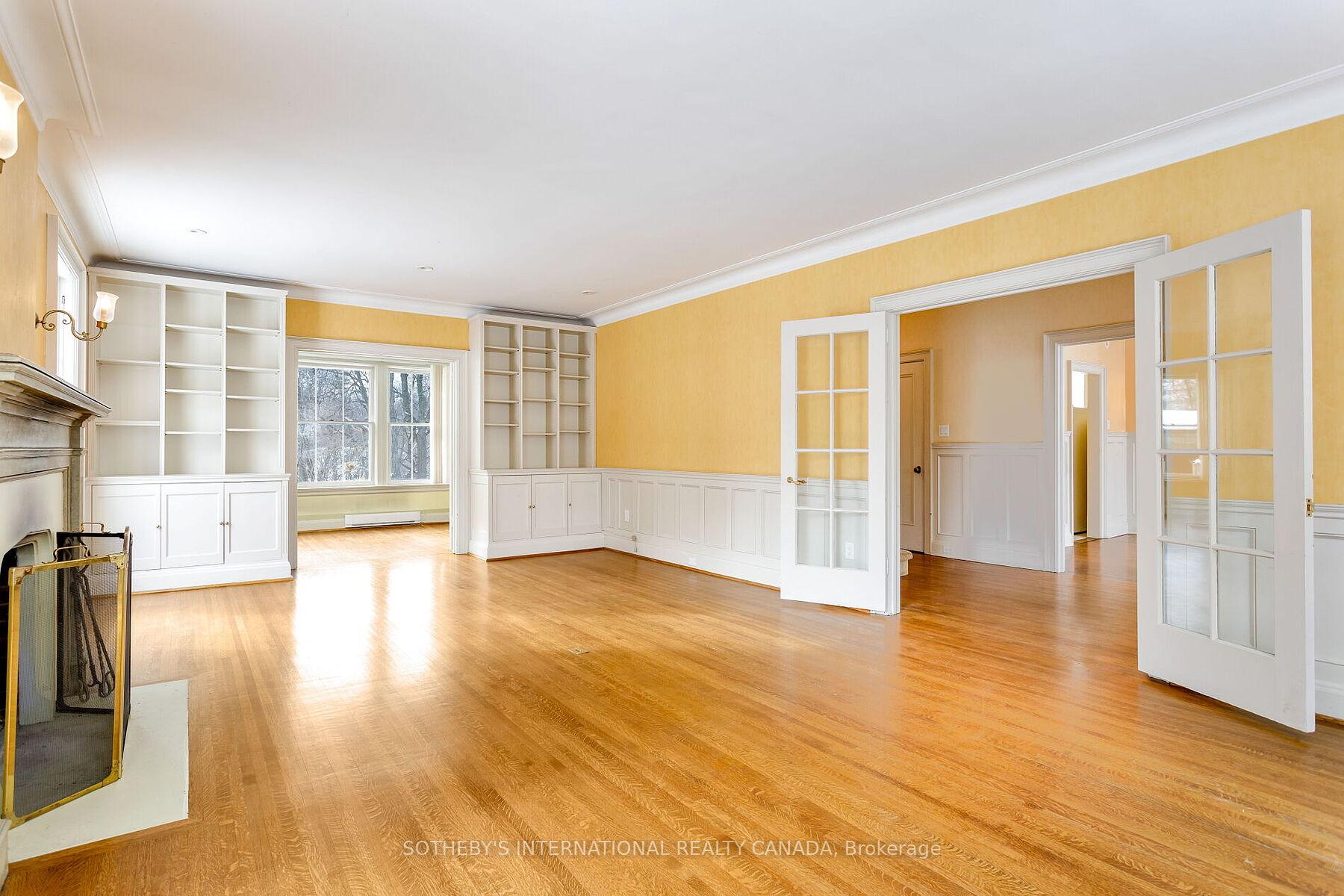 16 Rose Park Crescent