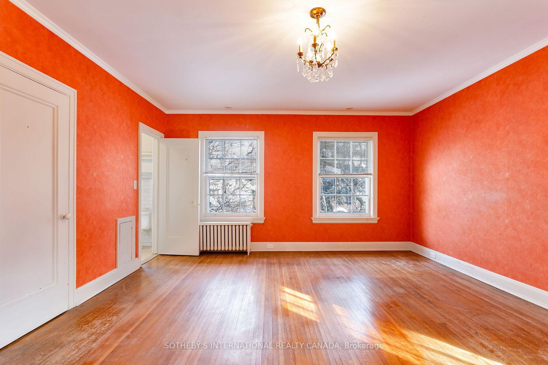 16 Rose Park Crescent