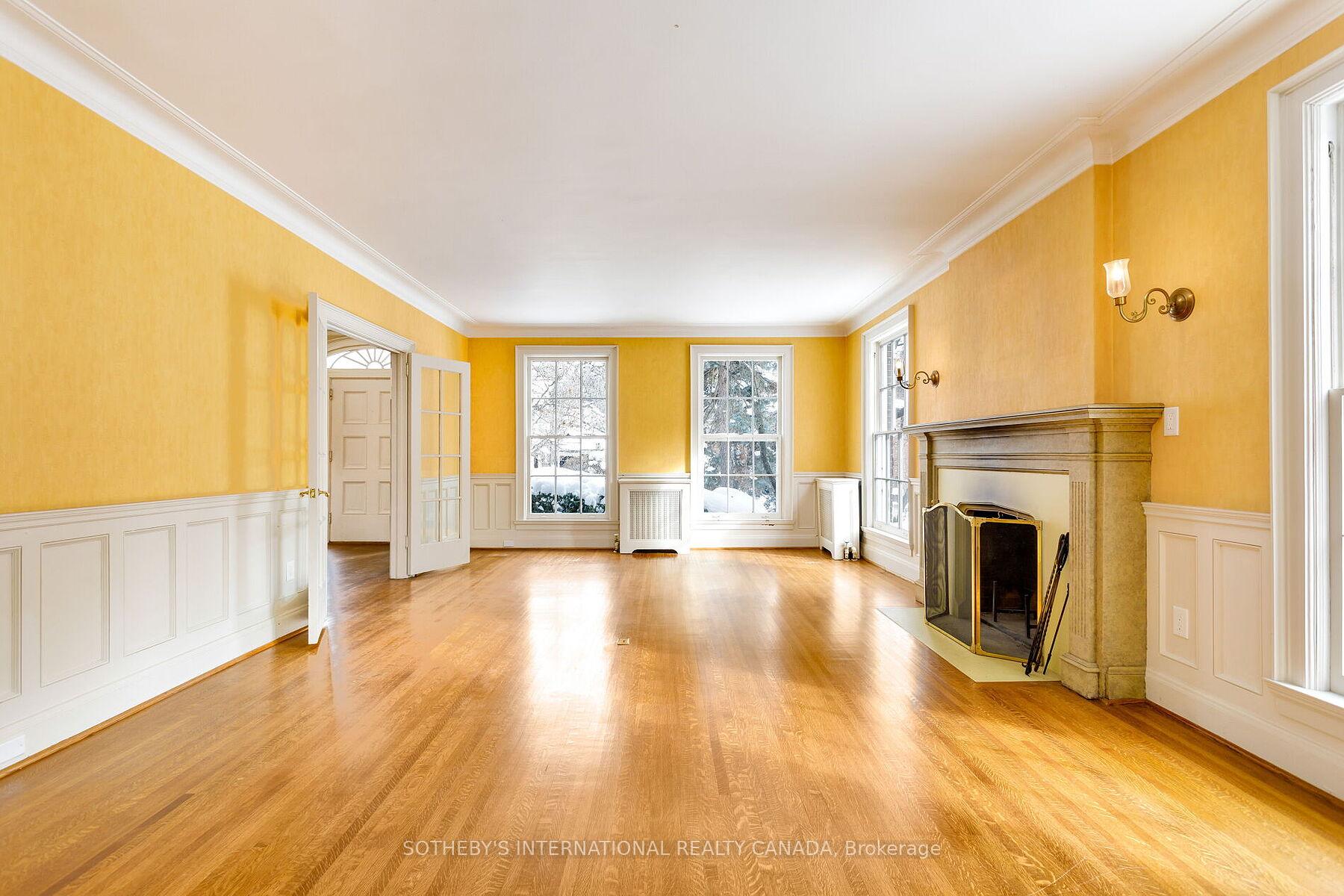 16 Rose Park Crescent