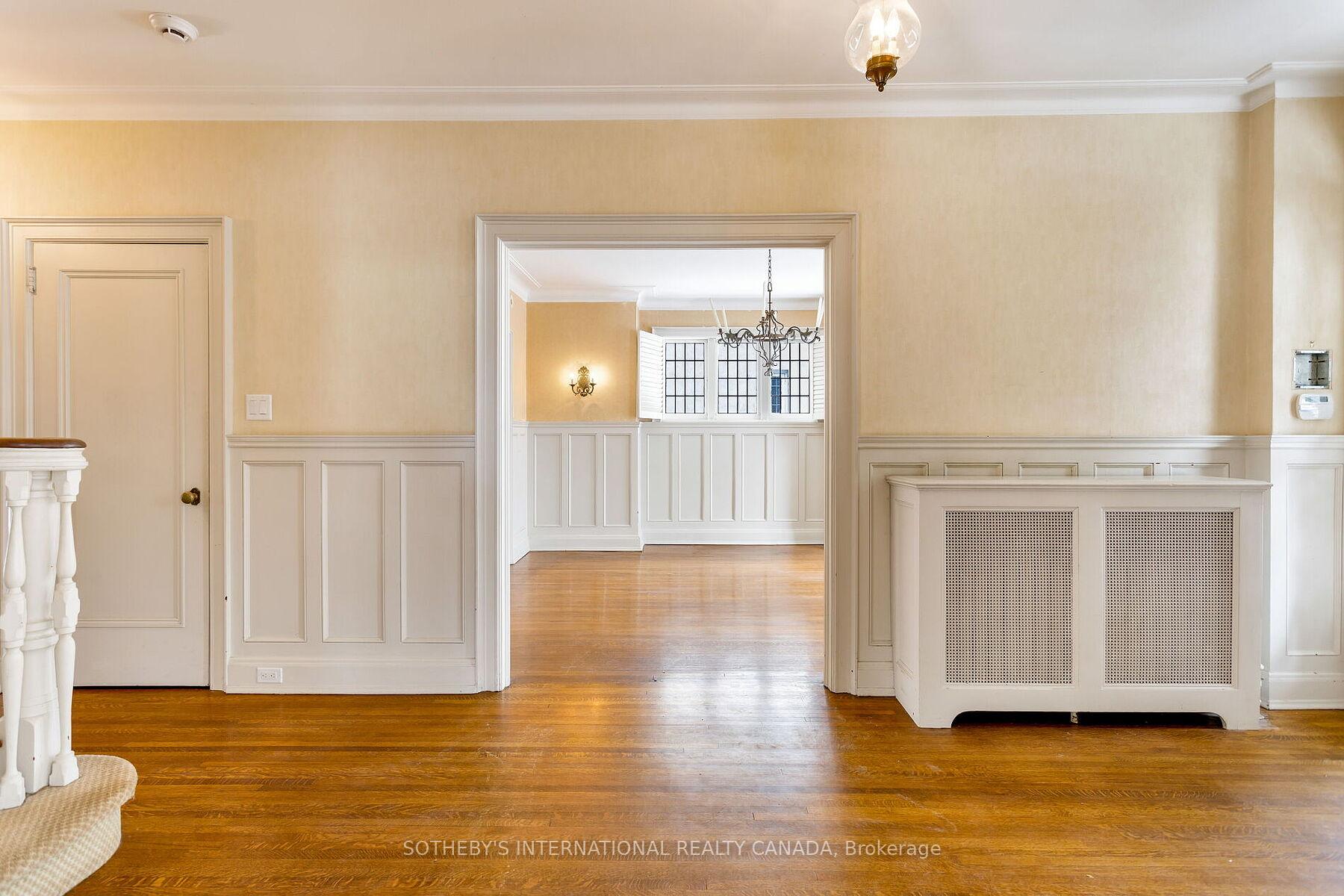 16 Rose Park Crescent