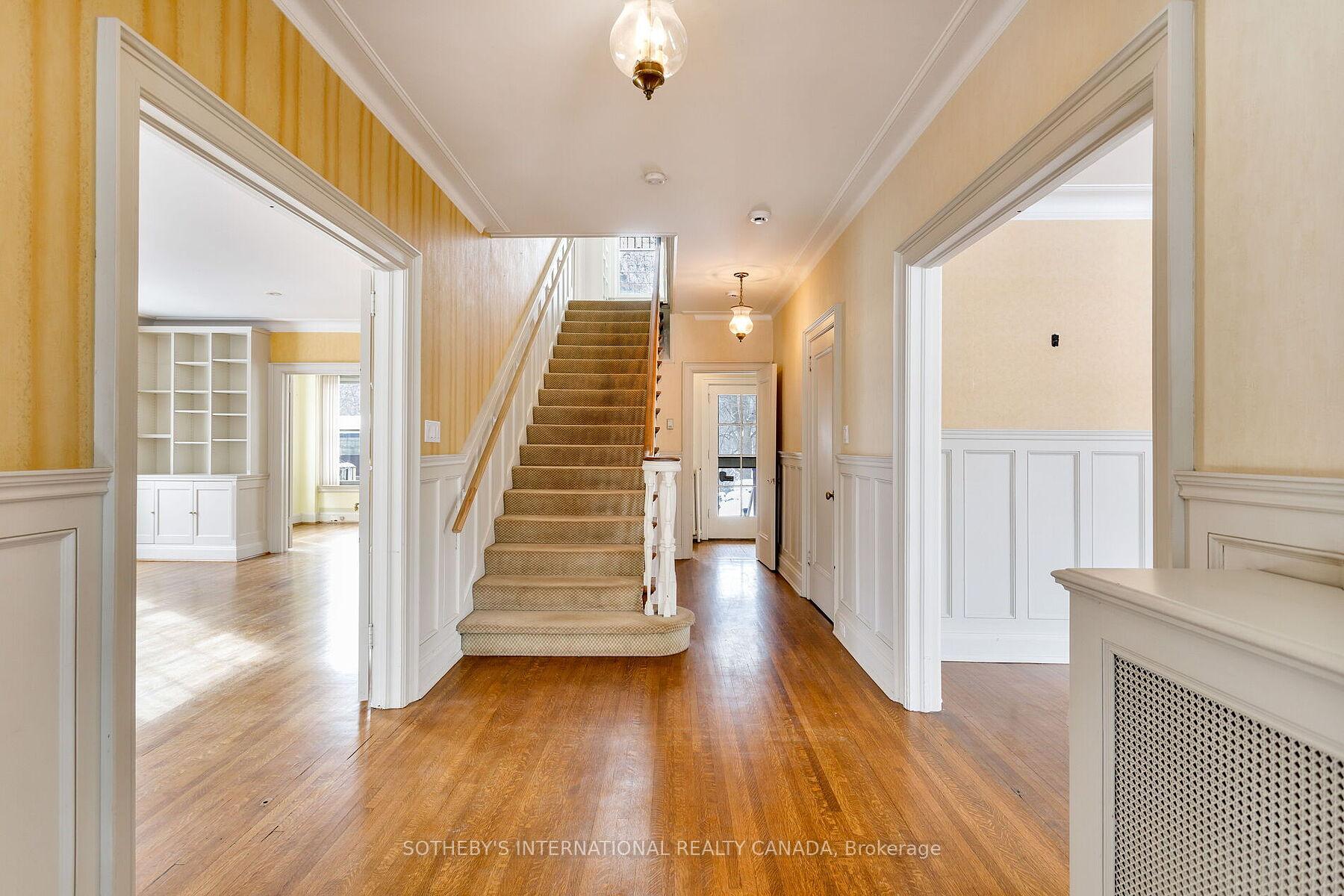 16 Rose Park Crescent