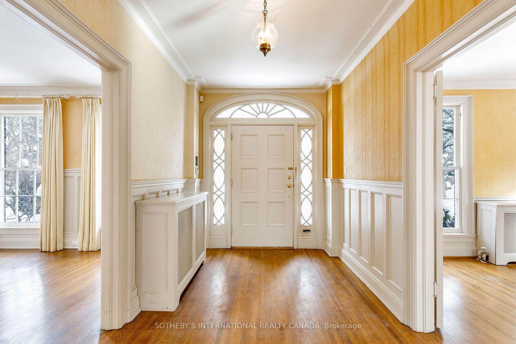 16 Rose Park Crescent