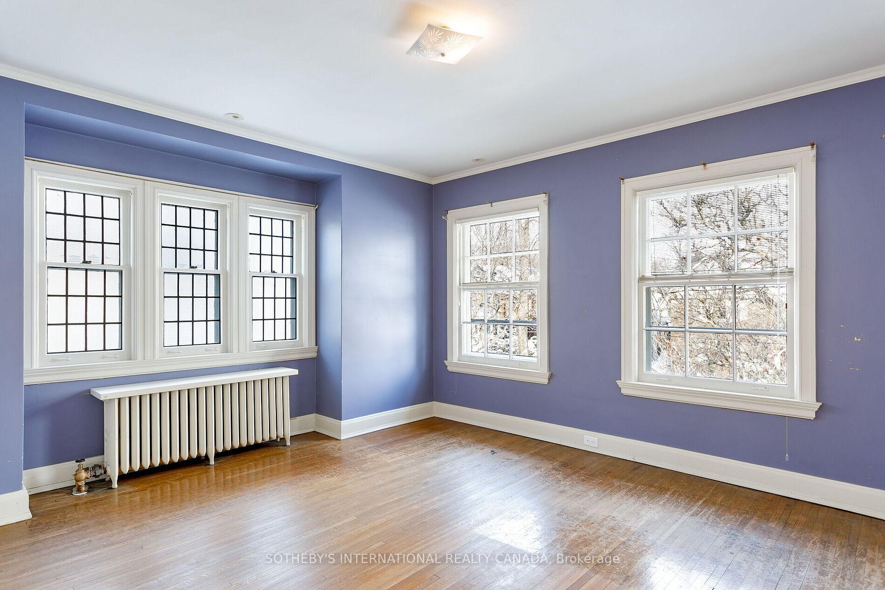 16 Rose Park Crescent