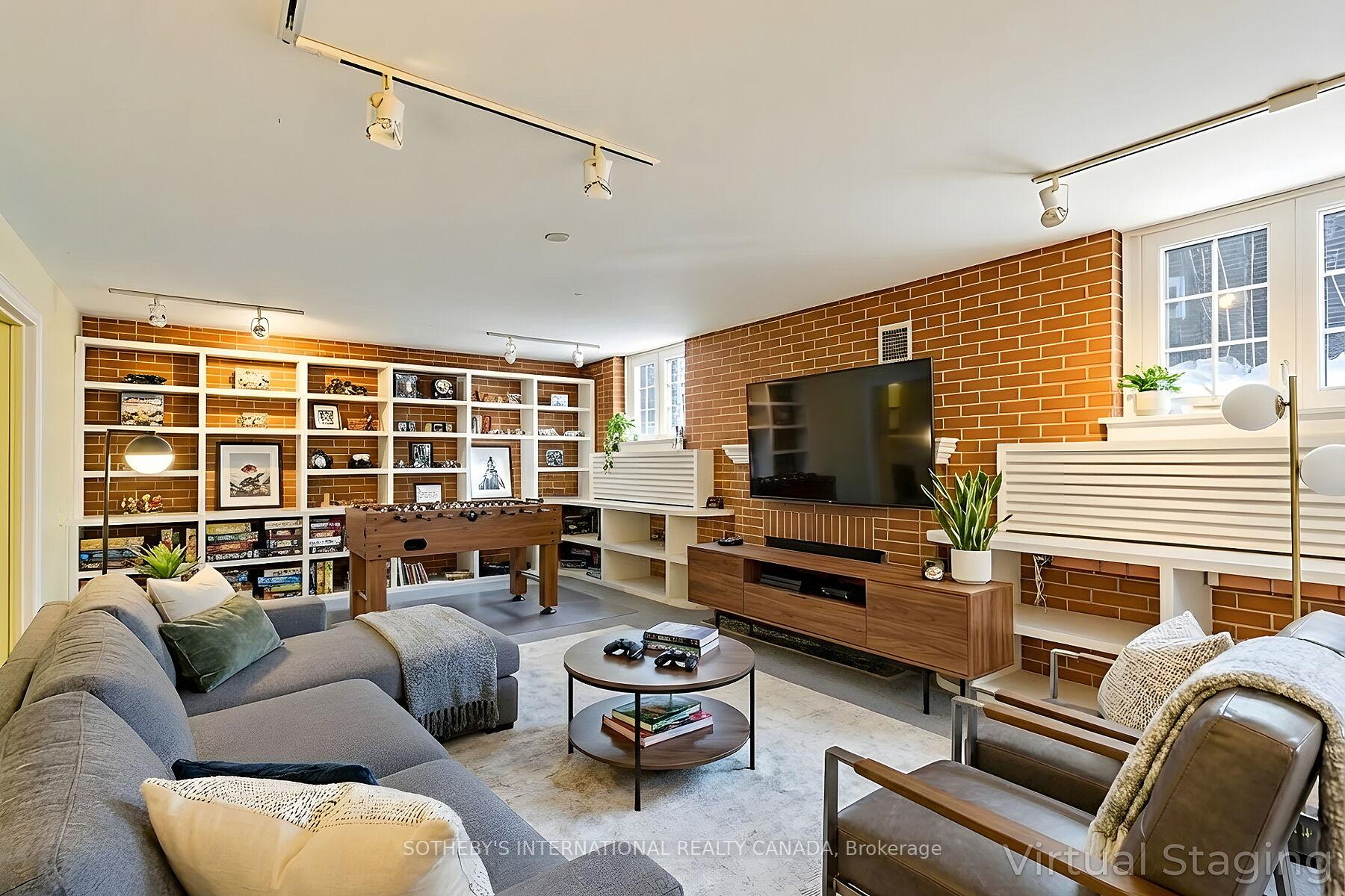 16 Rose Park Crescent