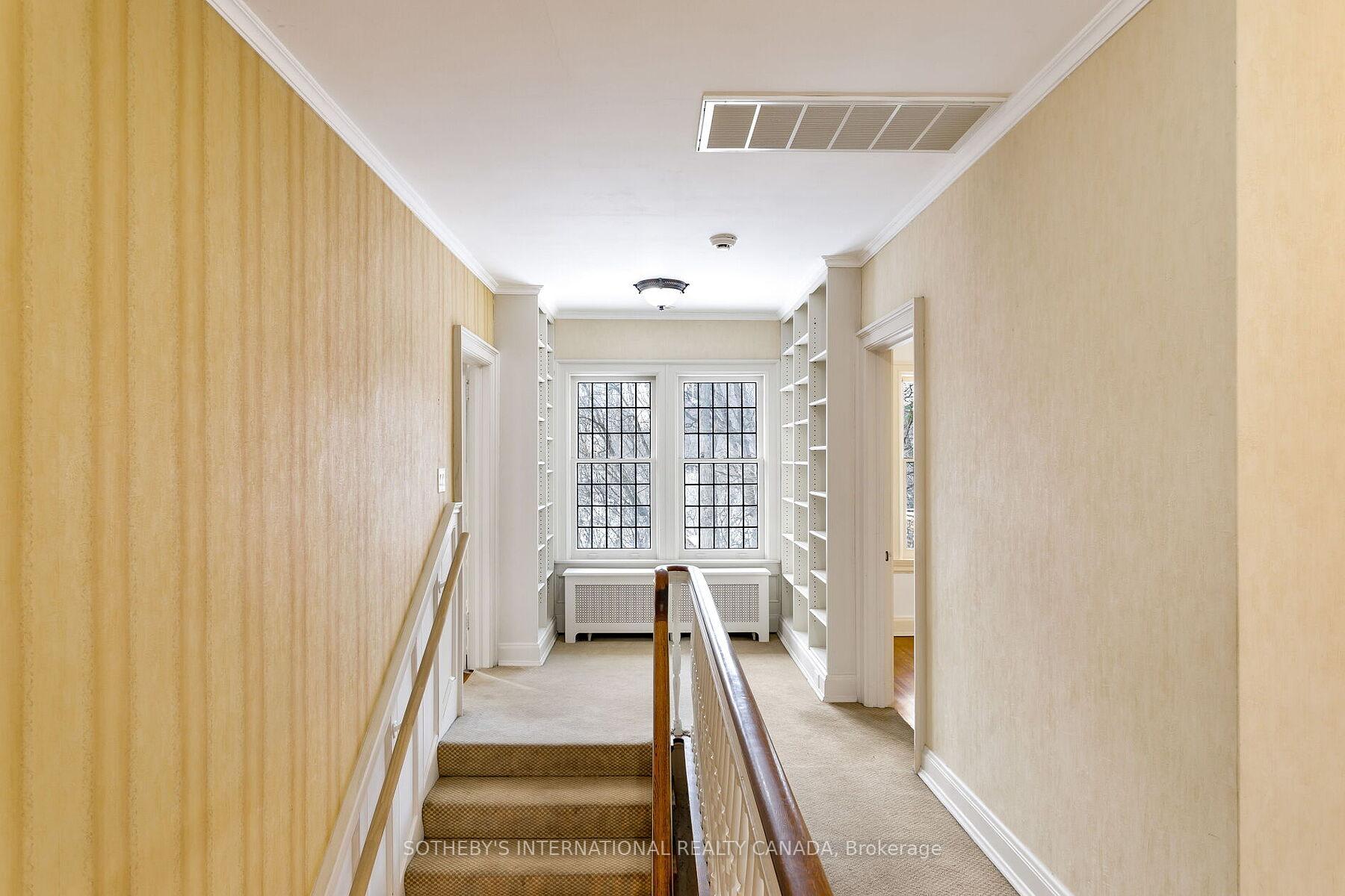 16 Rose Park Crescent