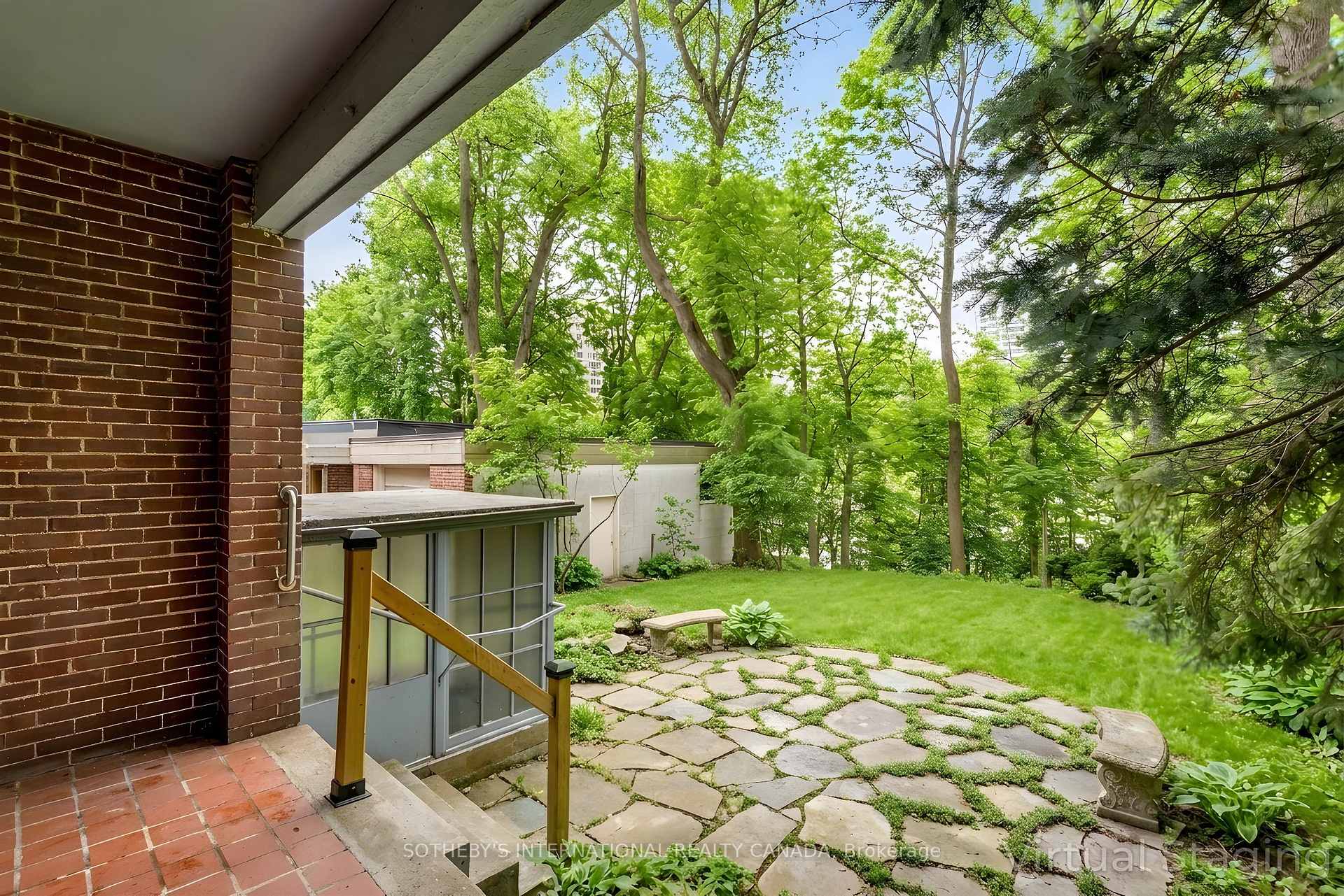 16 Rose Park Crescent