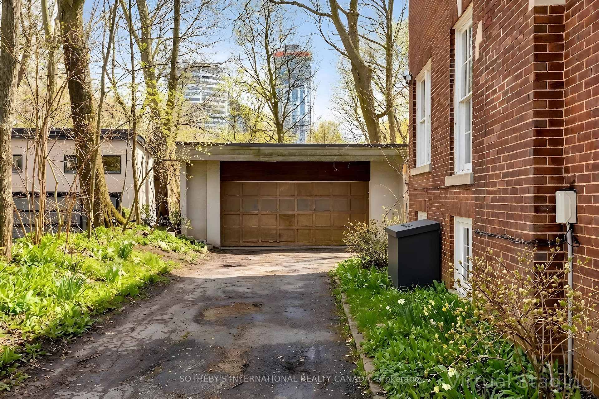 16 Rose Park Crescent