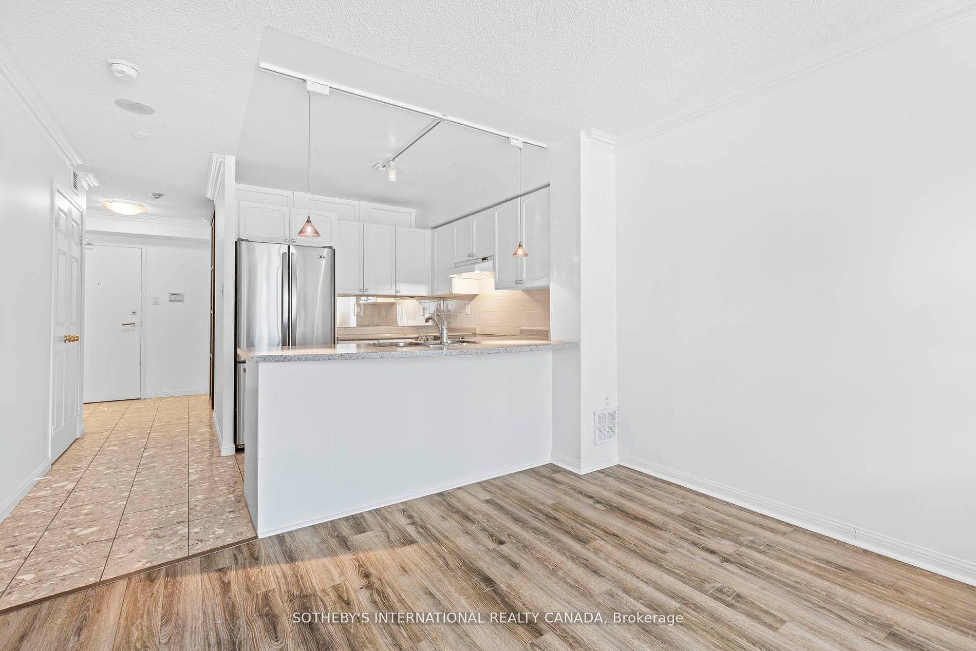 109 Front Street E 1014