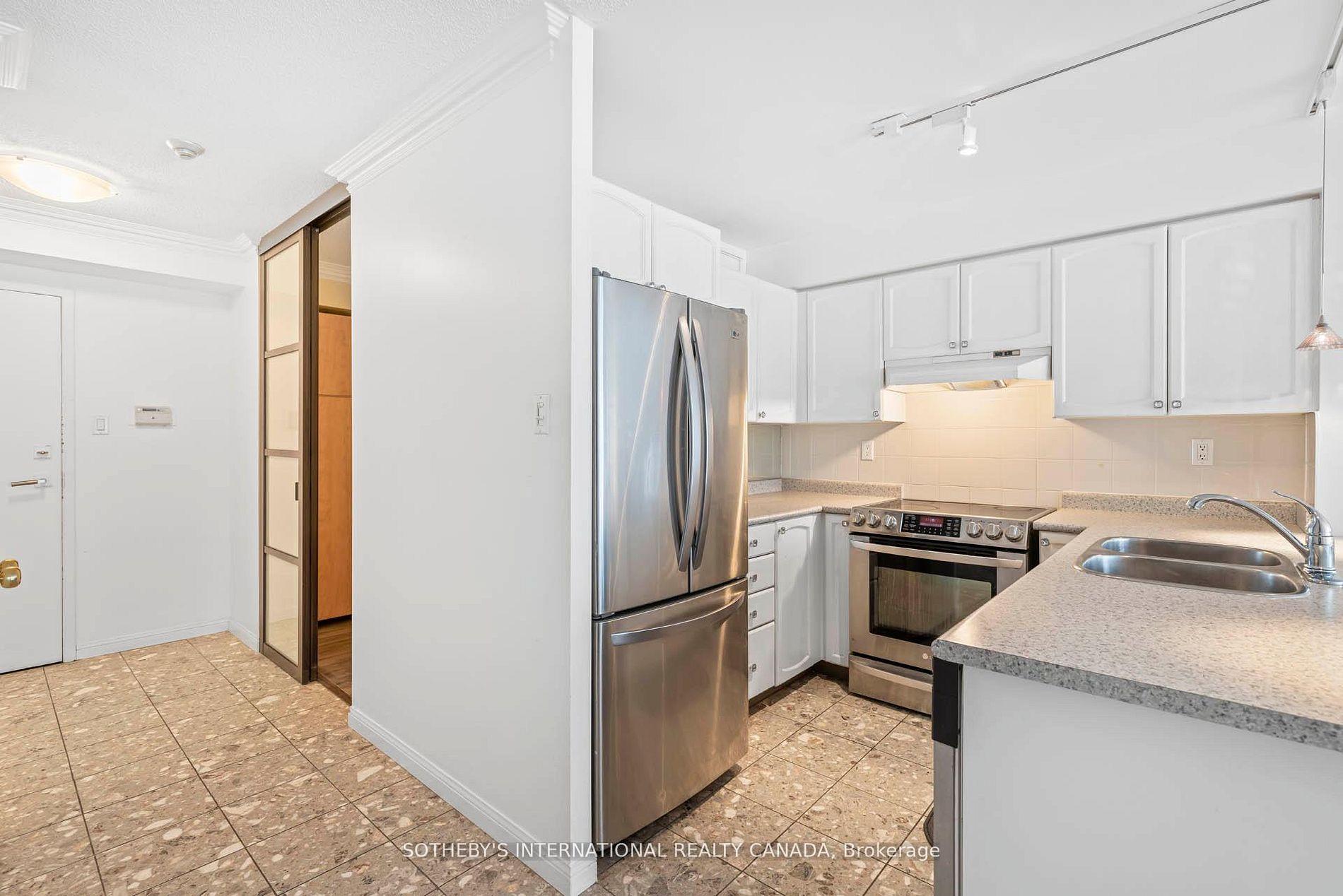 109 Front Street E 1014