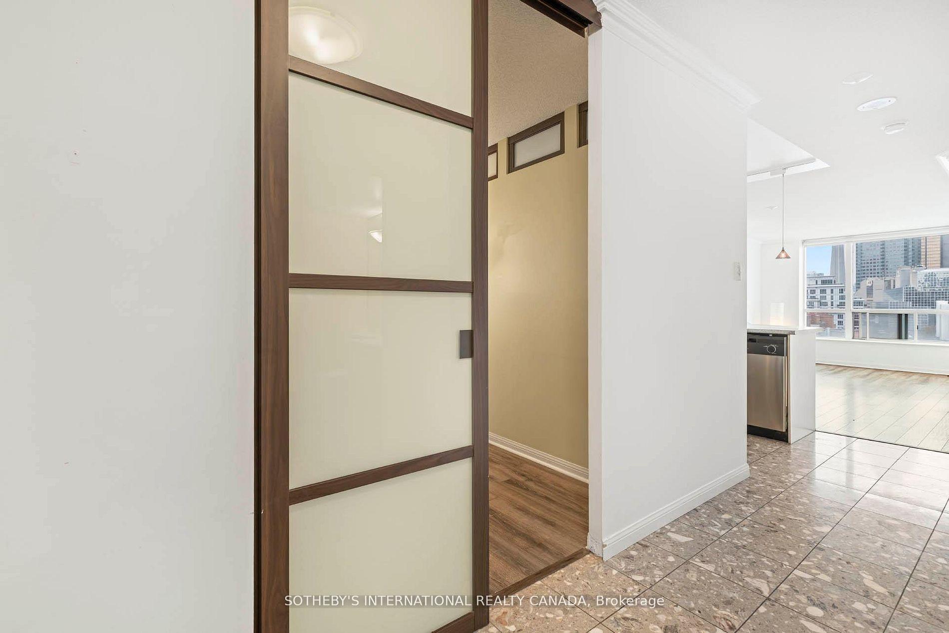 109 Front Street E 1014