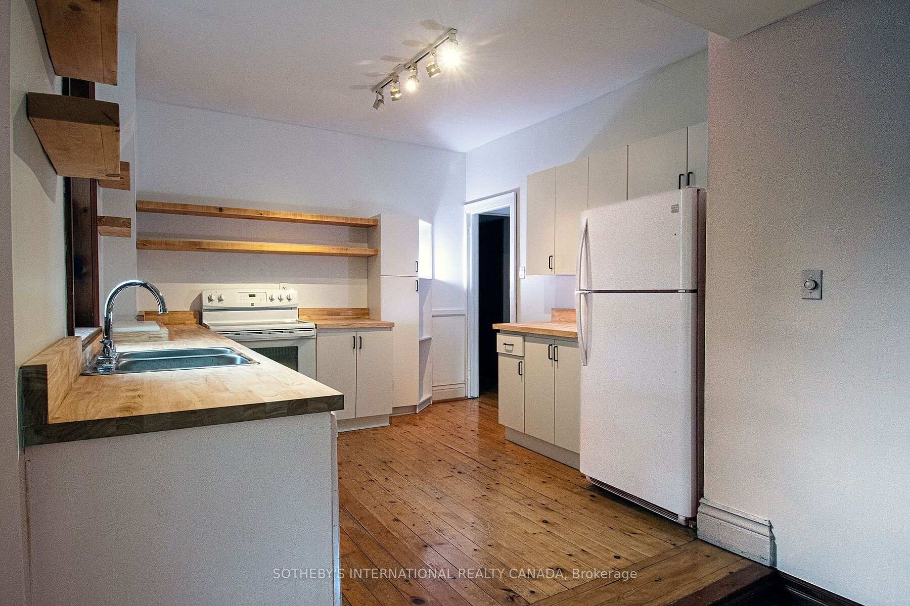 19 Melgund Road Upper