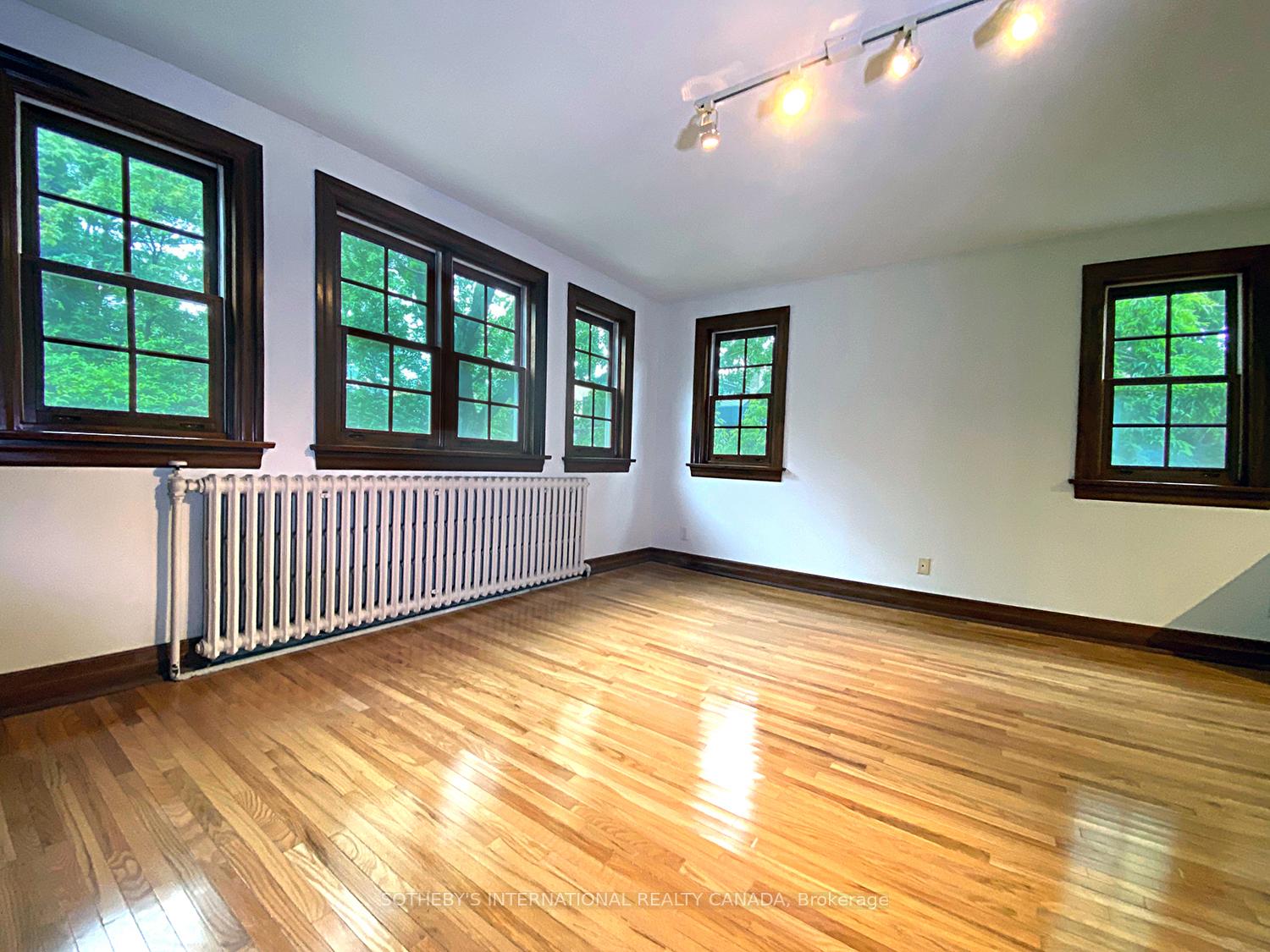 19 Melgund Road Upper