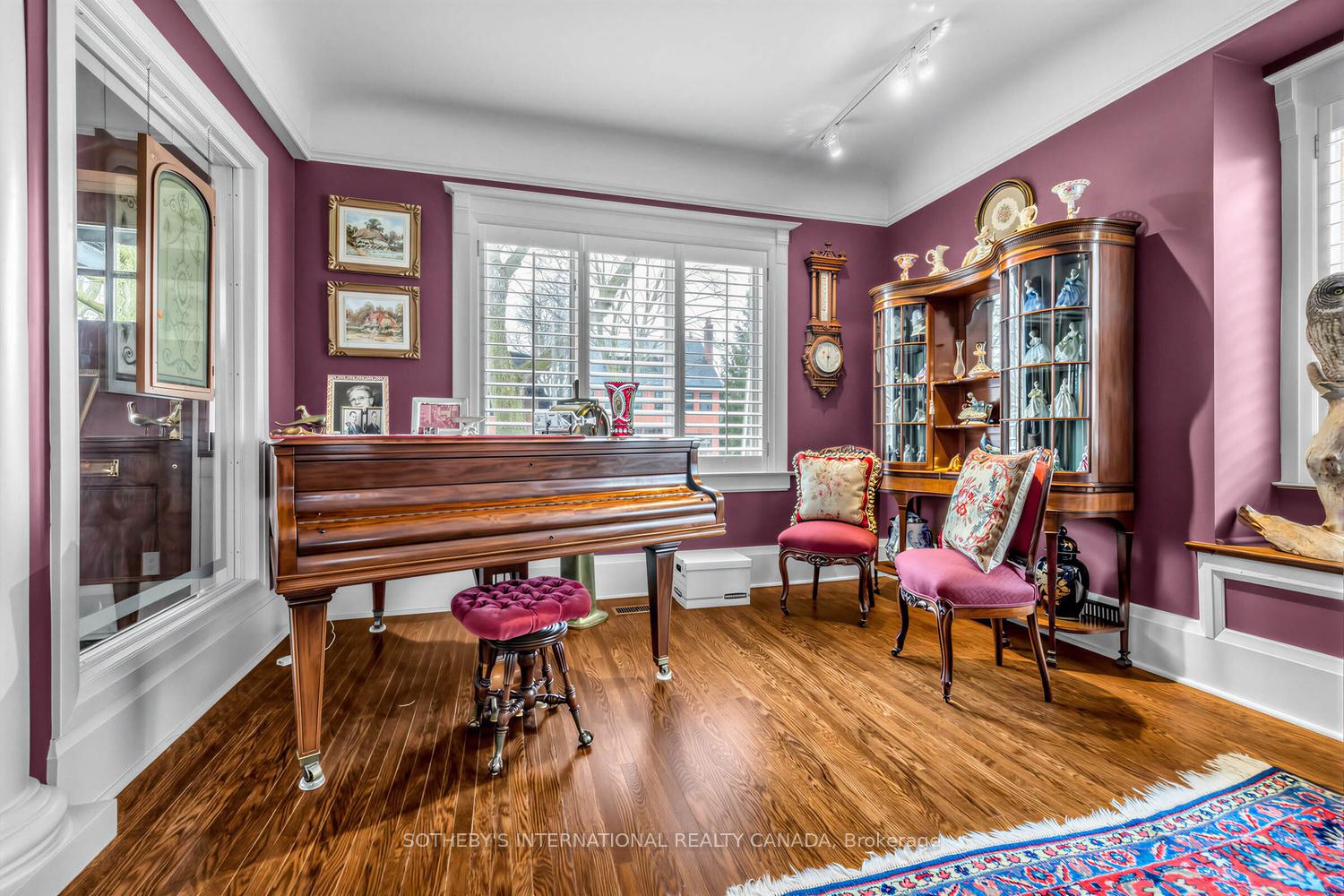 136 Roxborough Drive