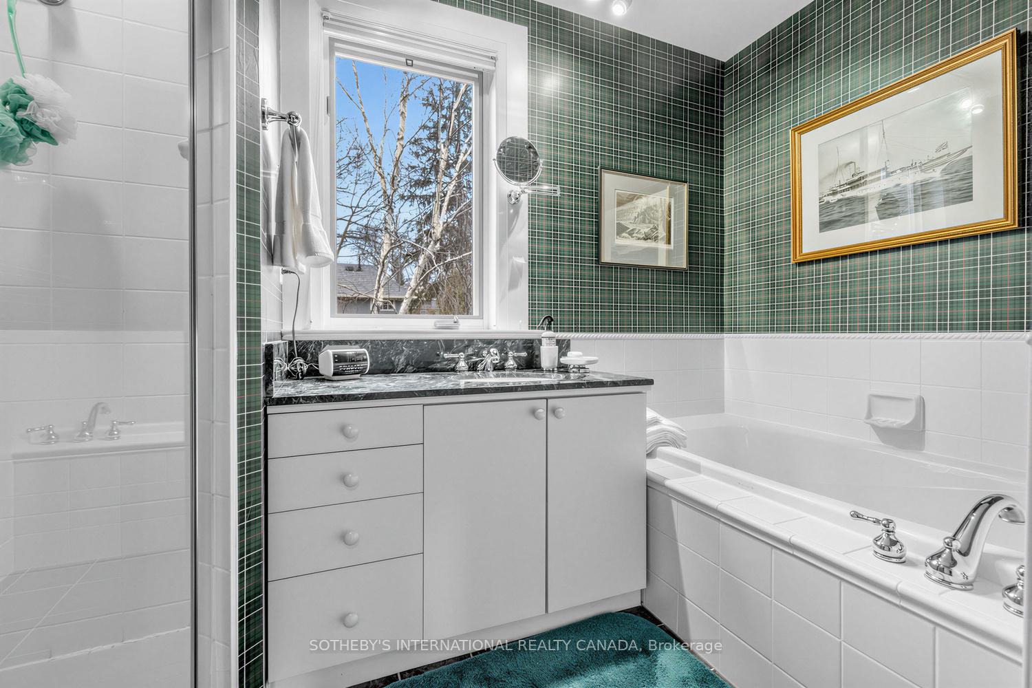 136 Roxborough Drive