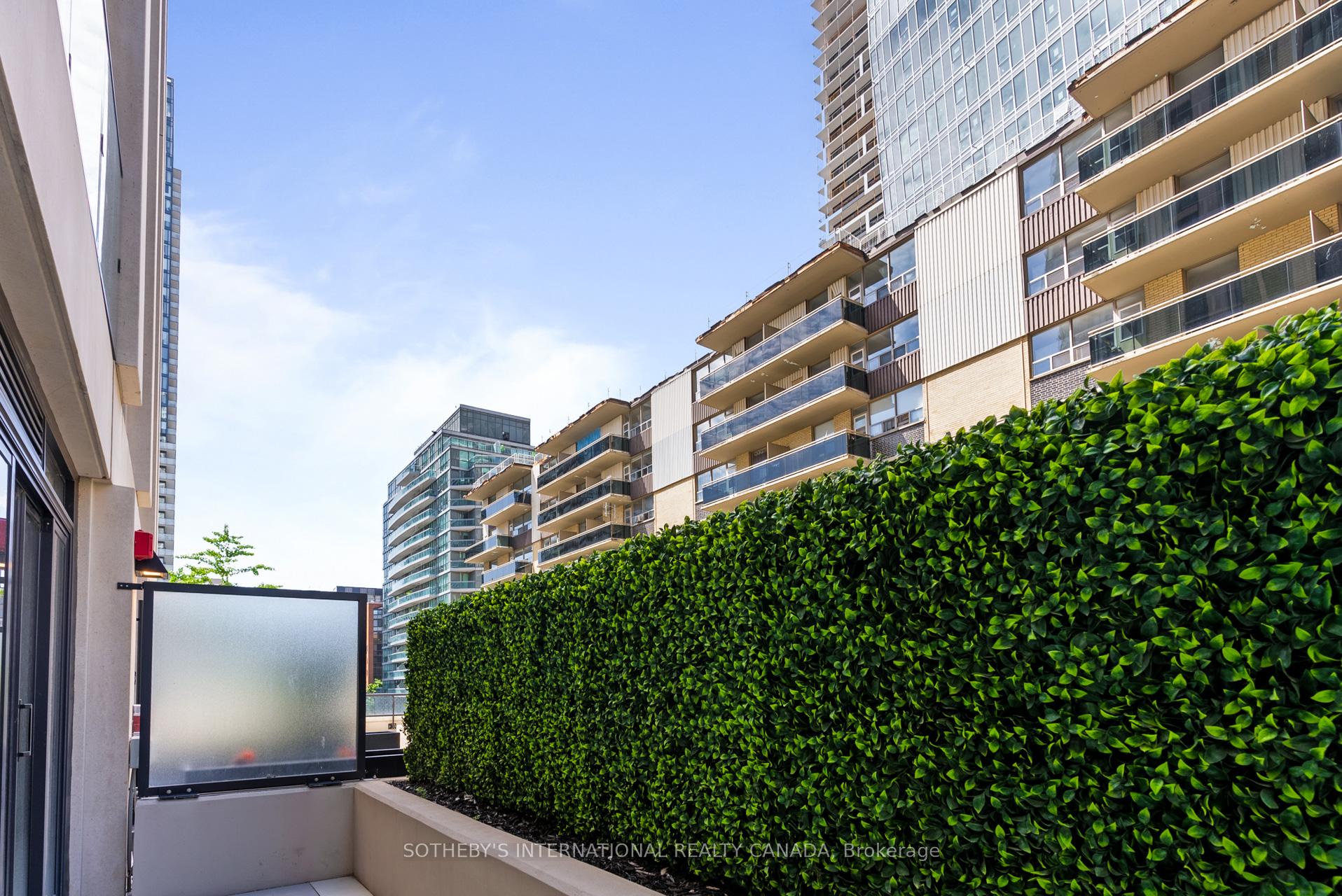 200 Redpath Avenue 305