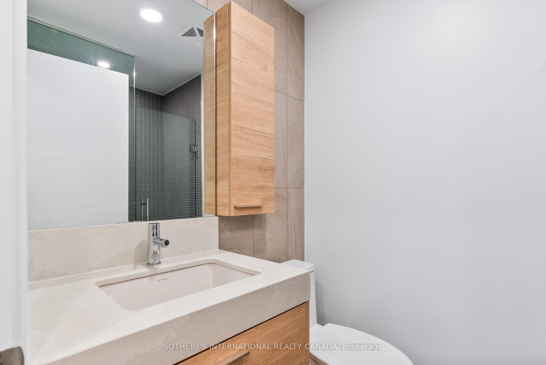 200 Redpath Avenue 305