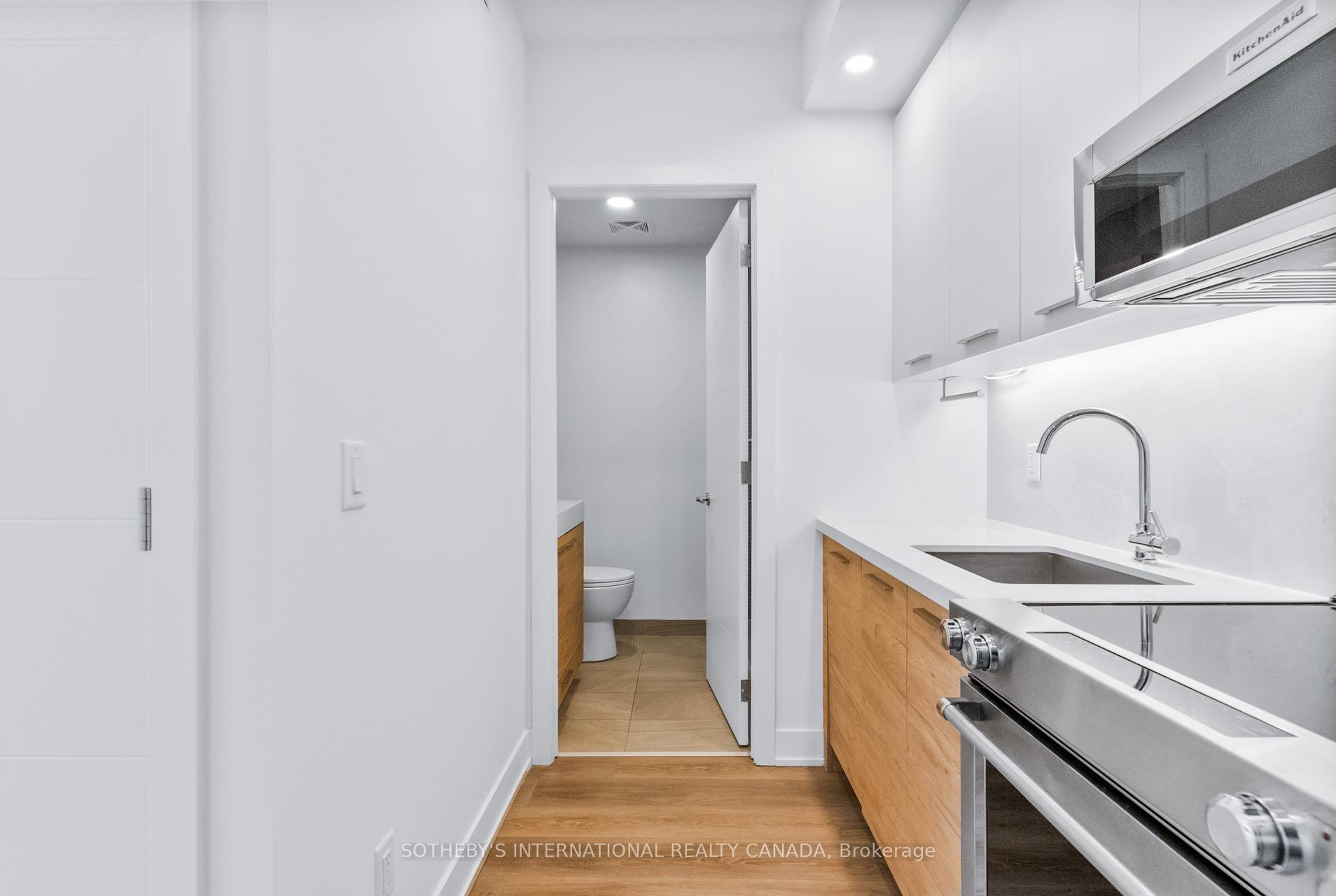 200 Redpath Avenue 305