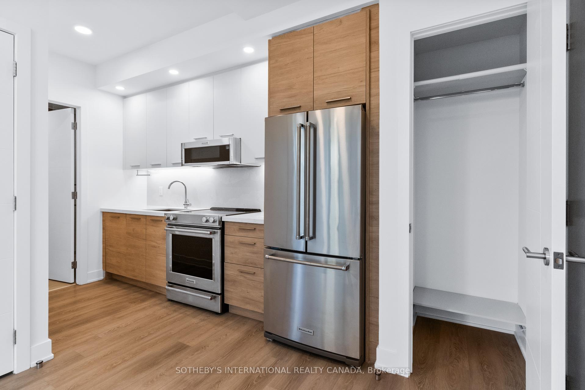 200 Redpath Avenue 305
