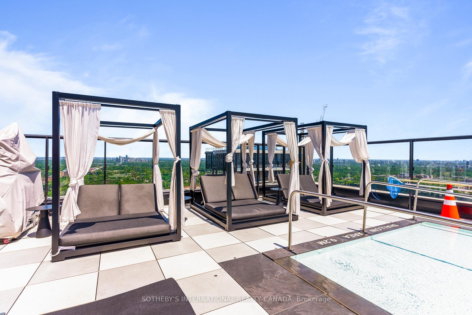 200 Redpath Avenue 804