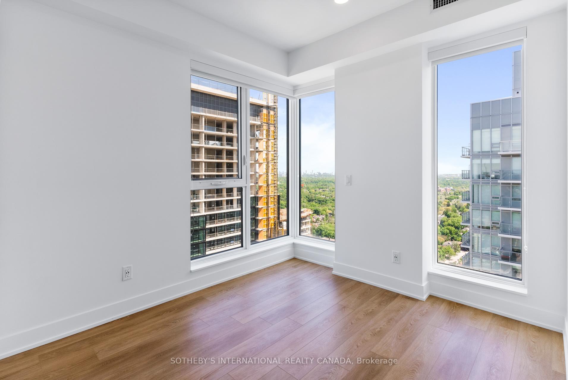 200 Redpath Avenue 1601