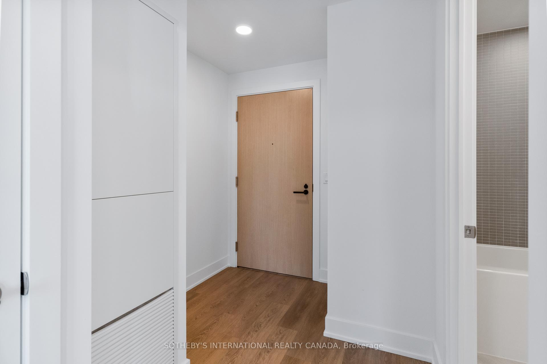200 Redpath Avenue 1601