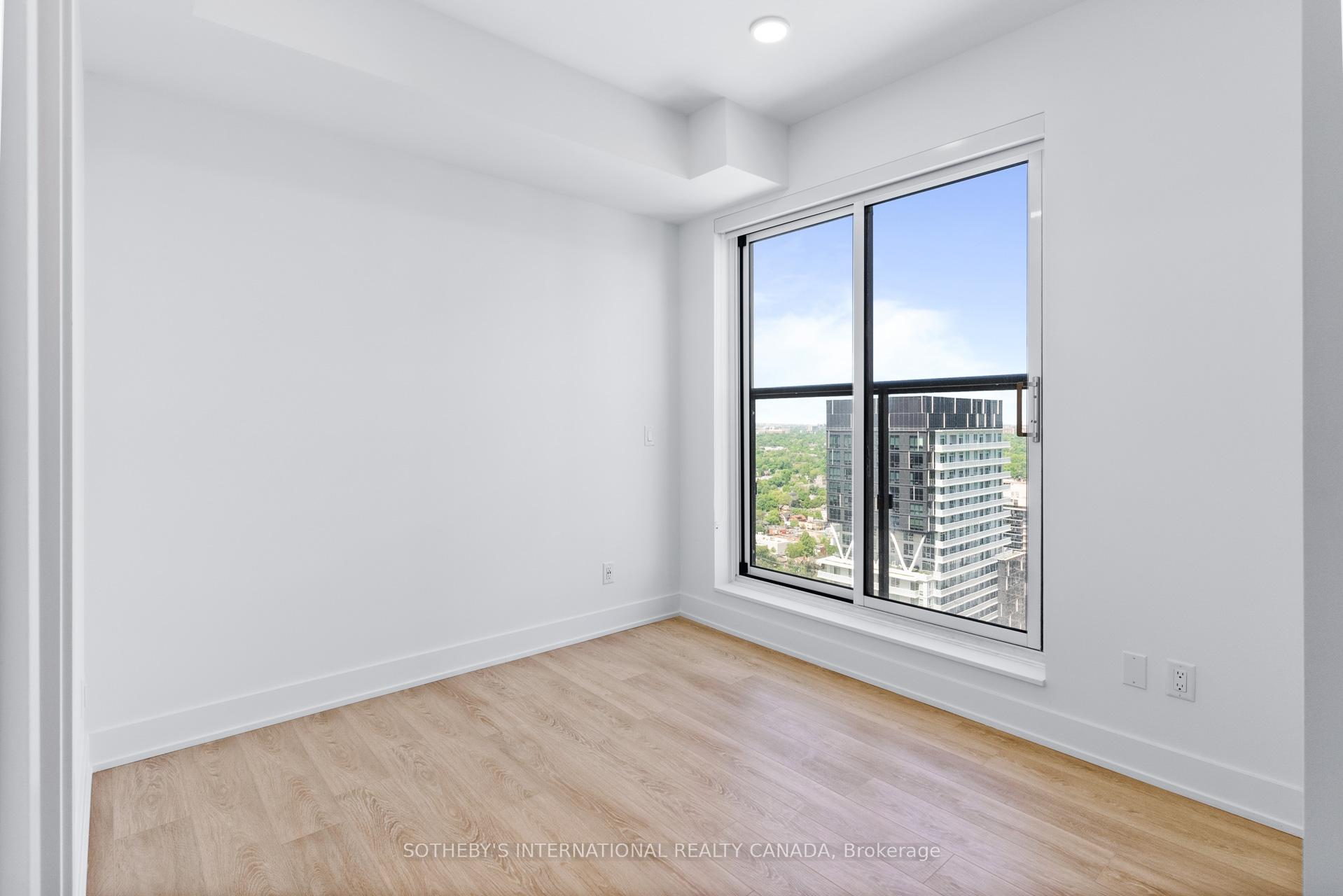 200 Redpath Avenue 1601