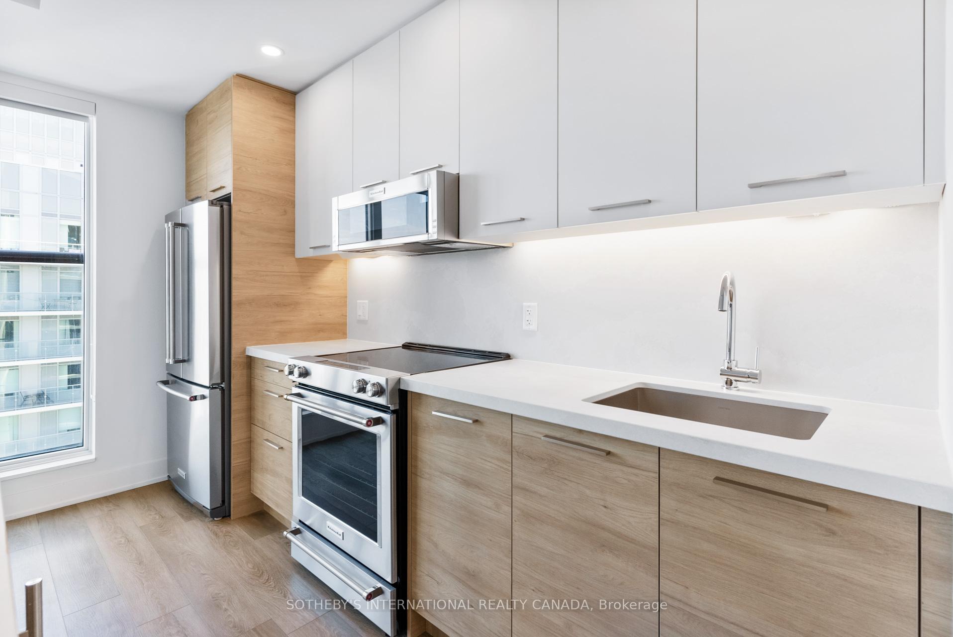 200 Redpath Avenue 1601