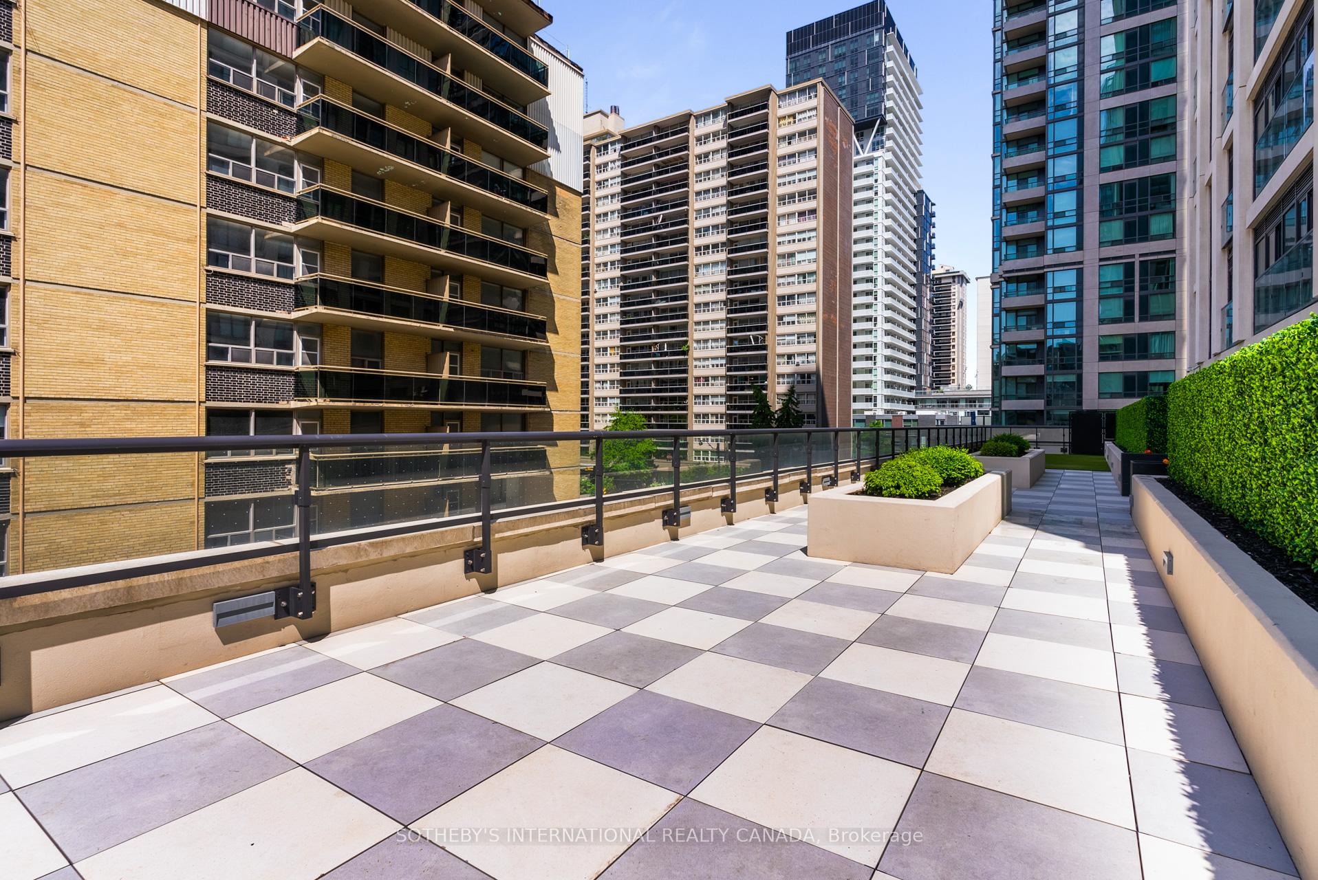 200 Redpath Avenue 509