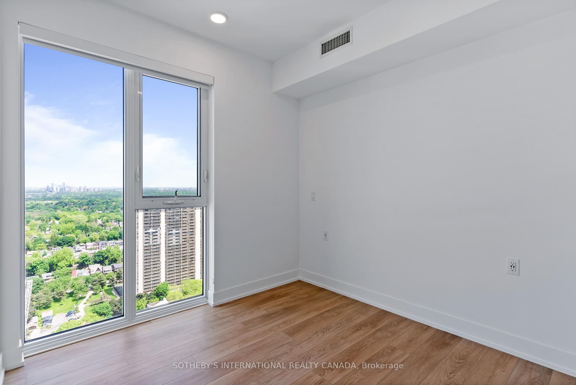 200 Redpath Avenue 509