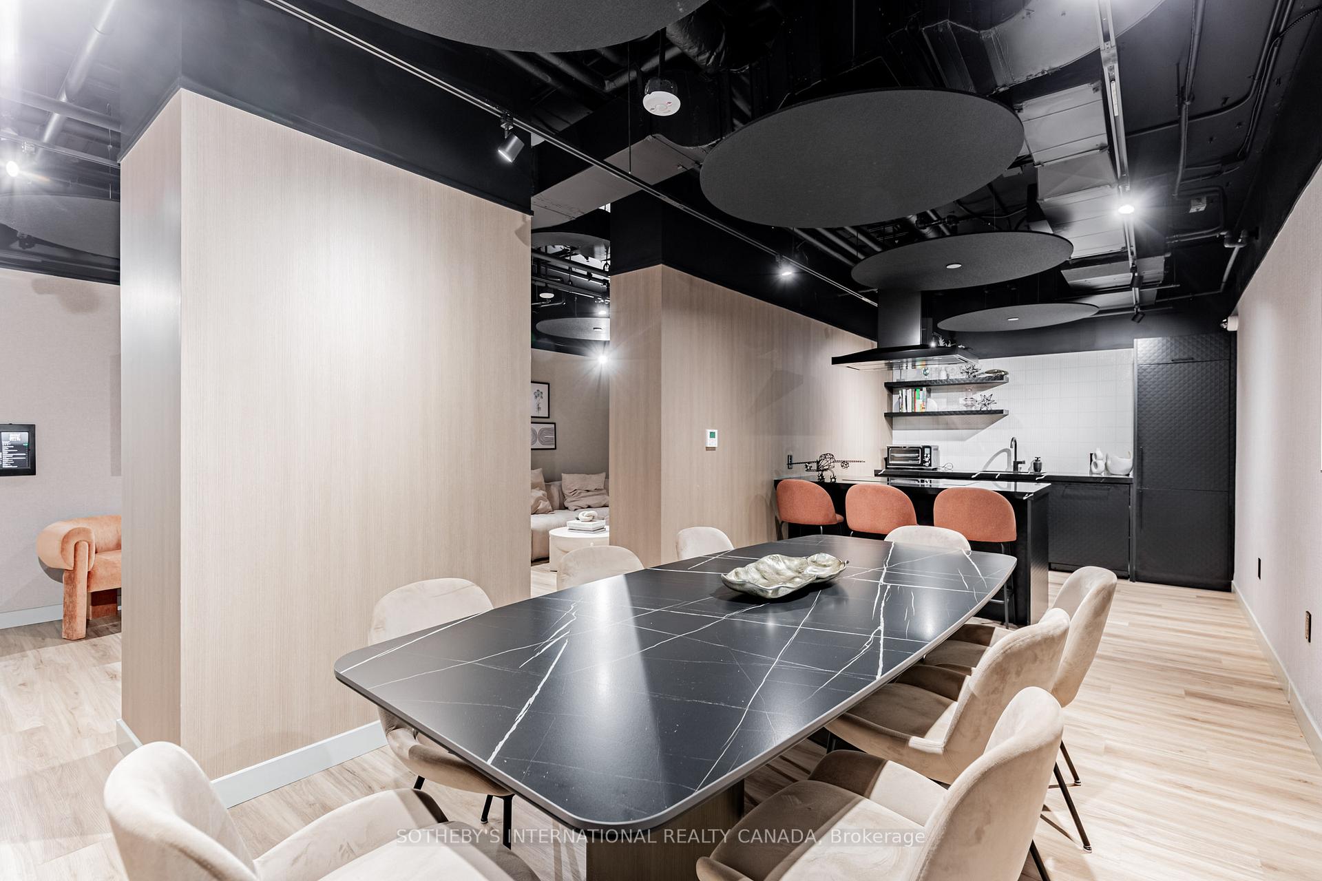 201 Sherbourne Street N0906