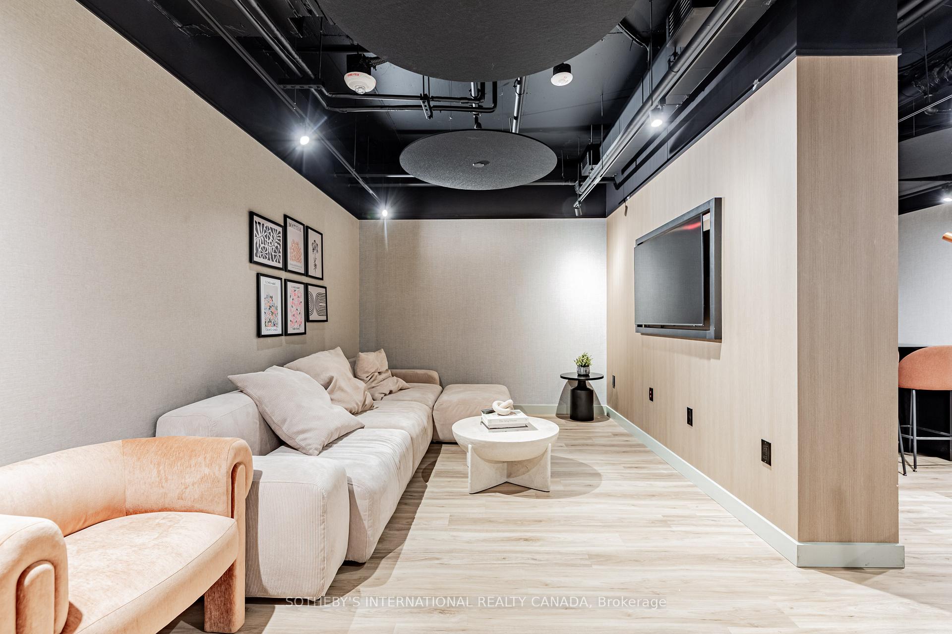 201 Sherbourne Street N0905