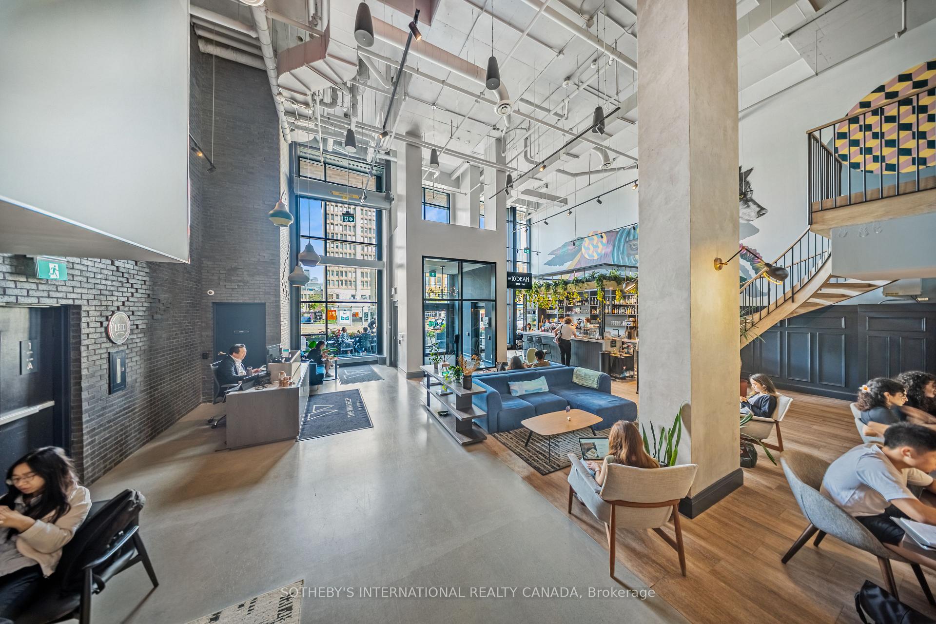 484 Spadina Avenue 806