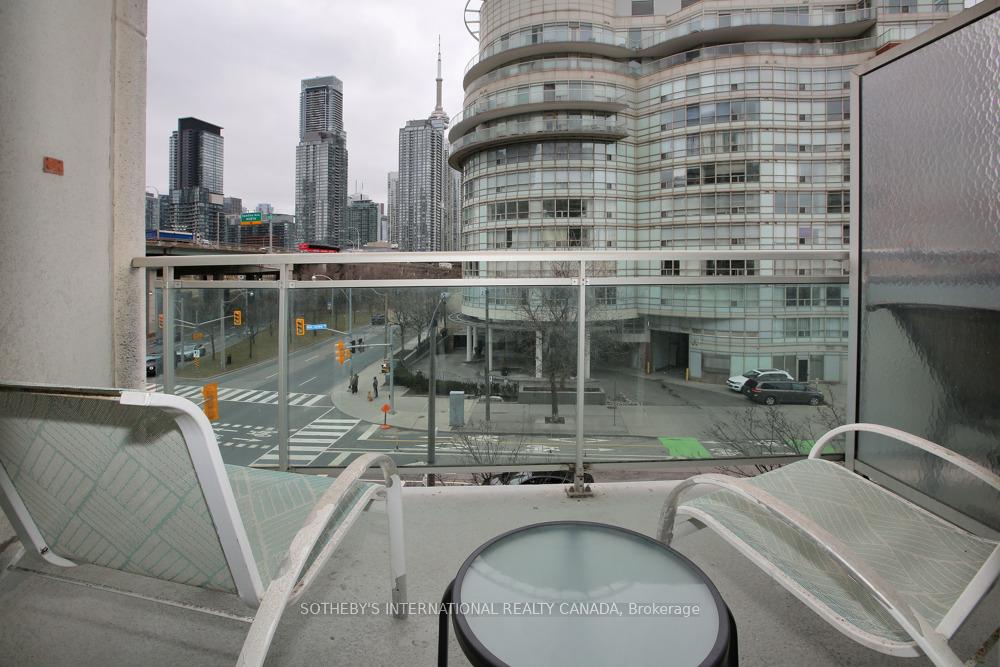 600 Queens Quay W 505