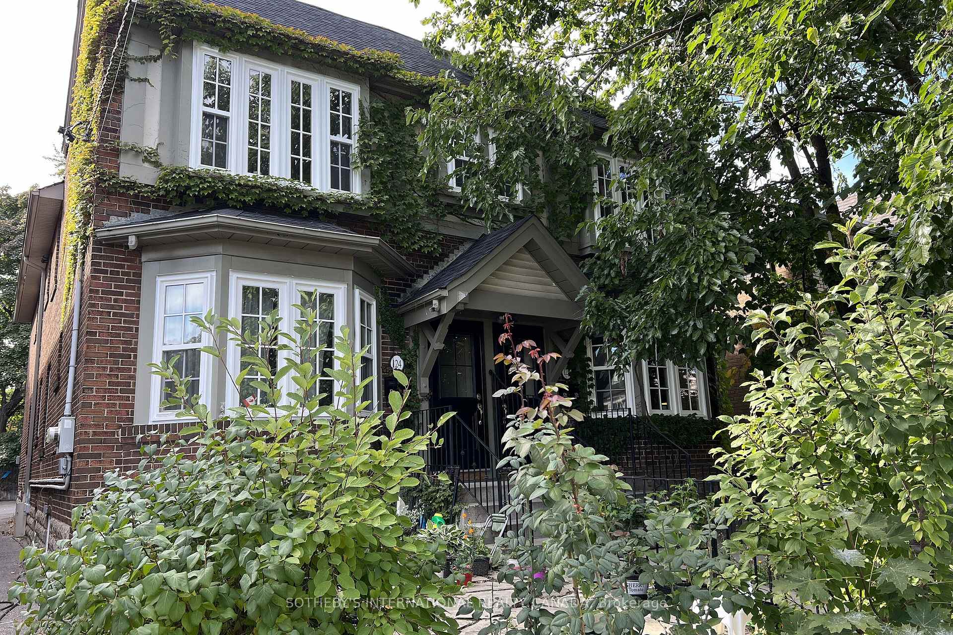 126 Braemar Avenue Upper
