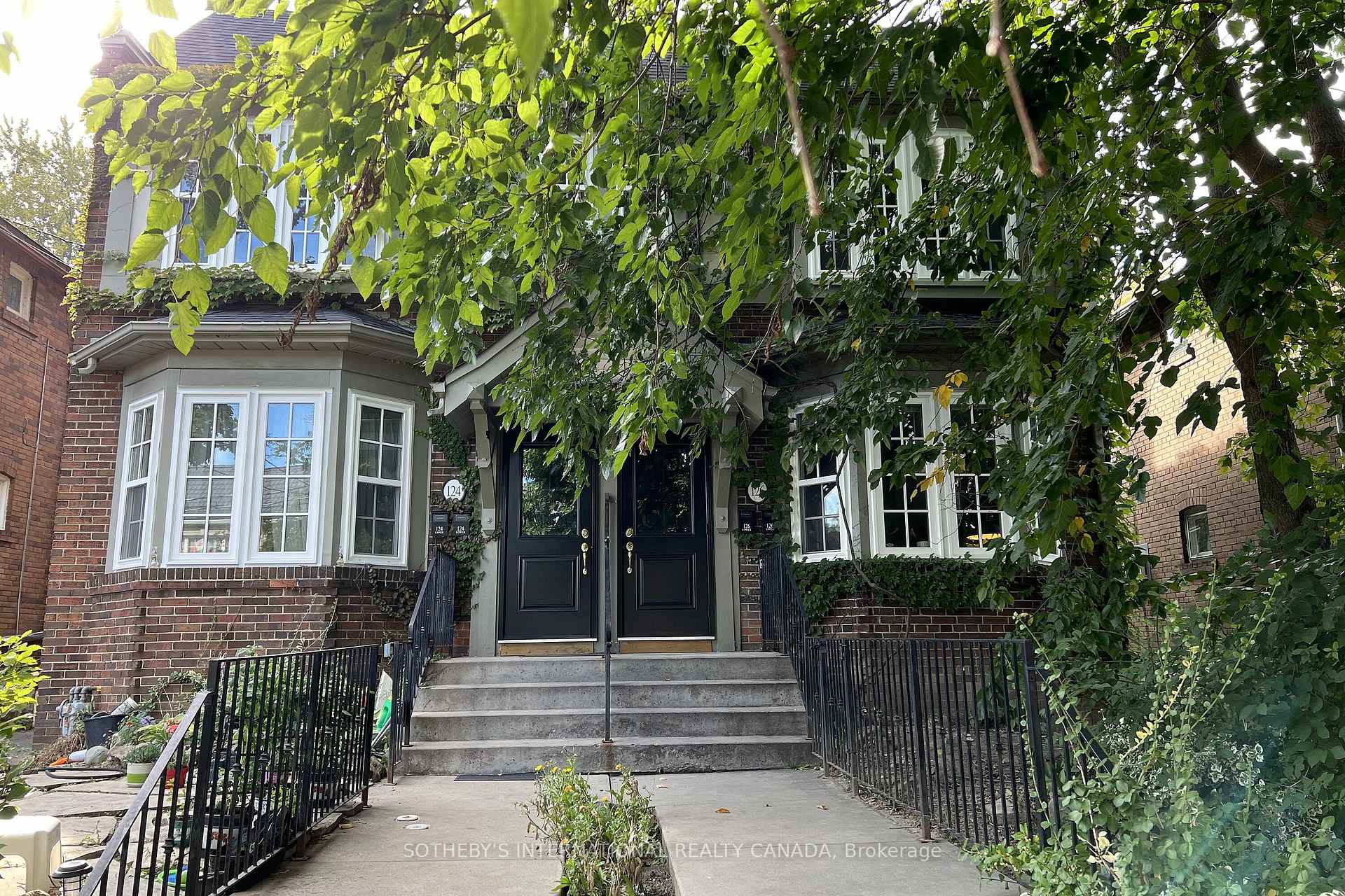 126 Braemar Avenue Upper