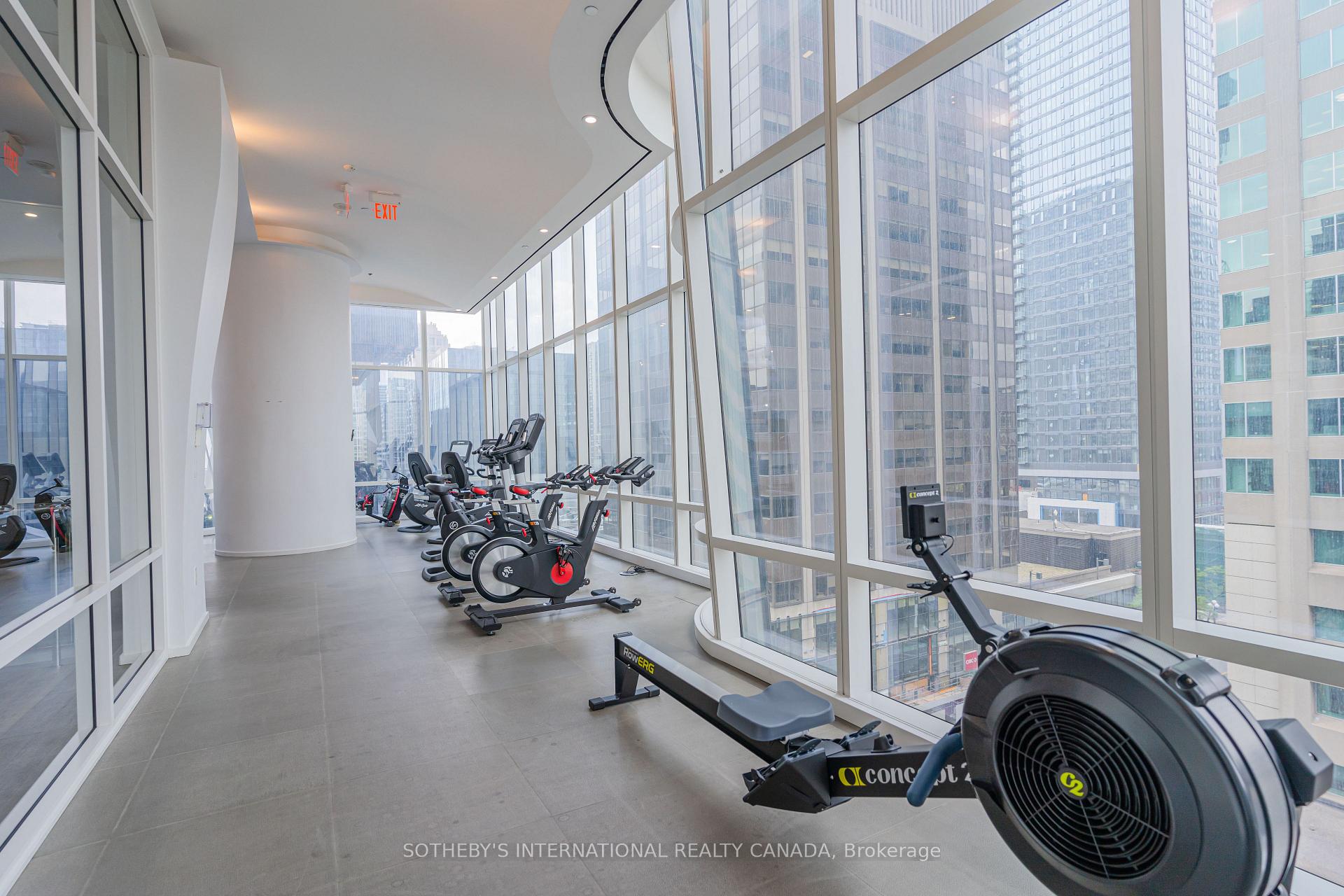 1 Bloor Street E 2712