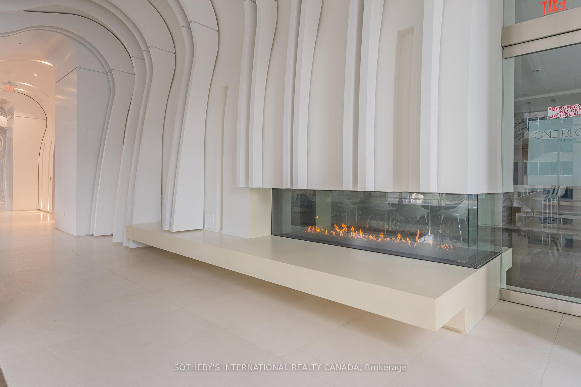 1 Bloor Street E 2712