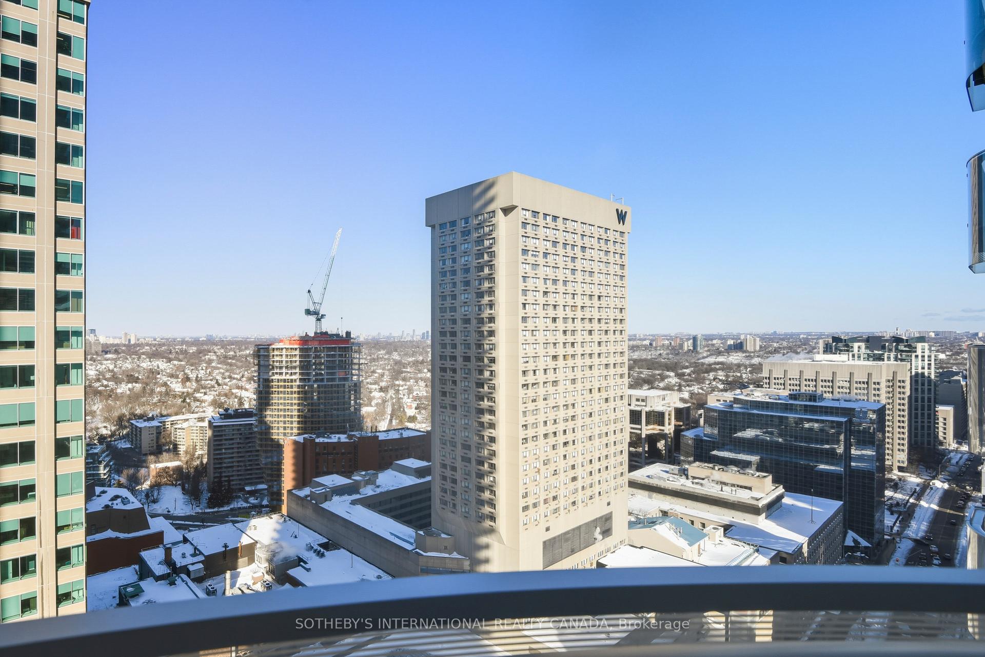 1 Bloor Street E 2712