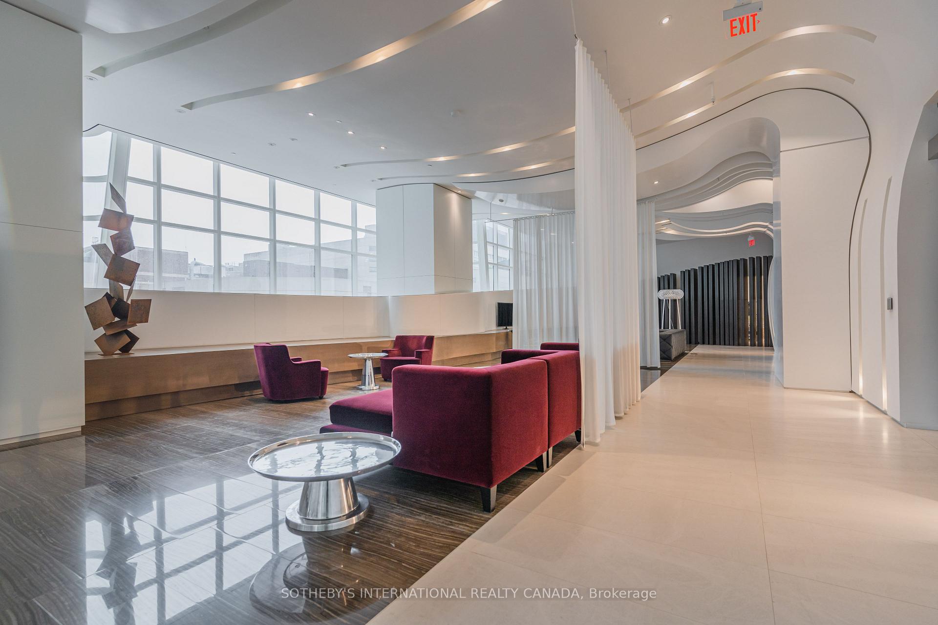 1 Bloor Street E 2712