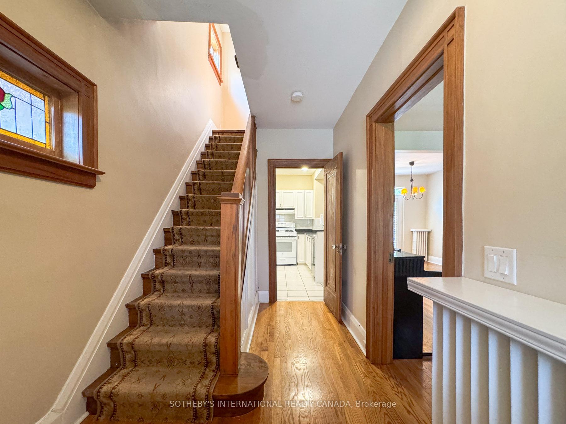 48 Lawrence Avenue W